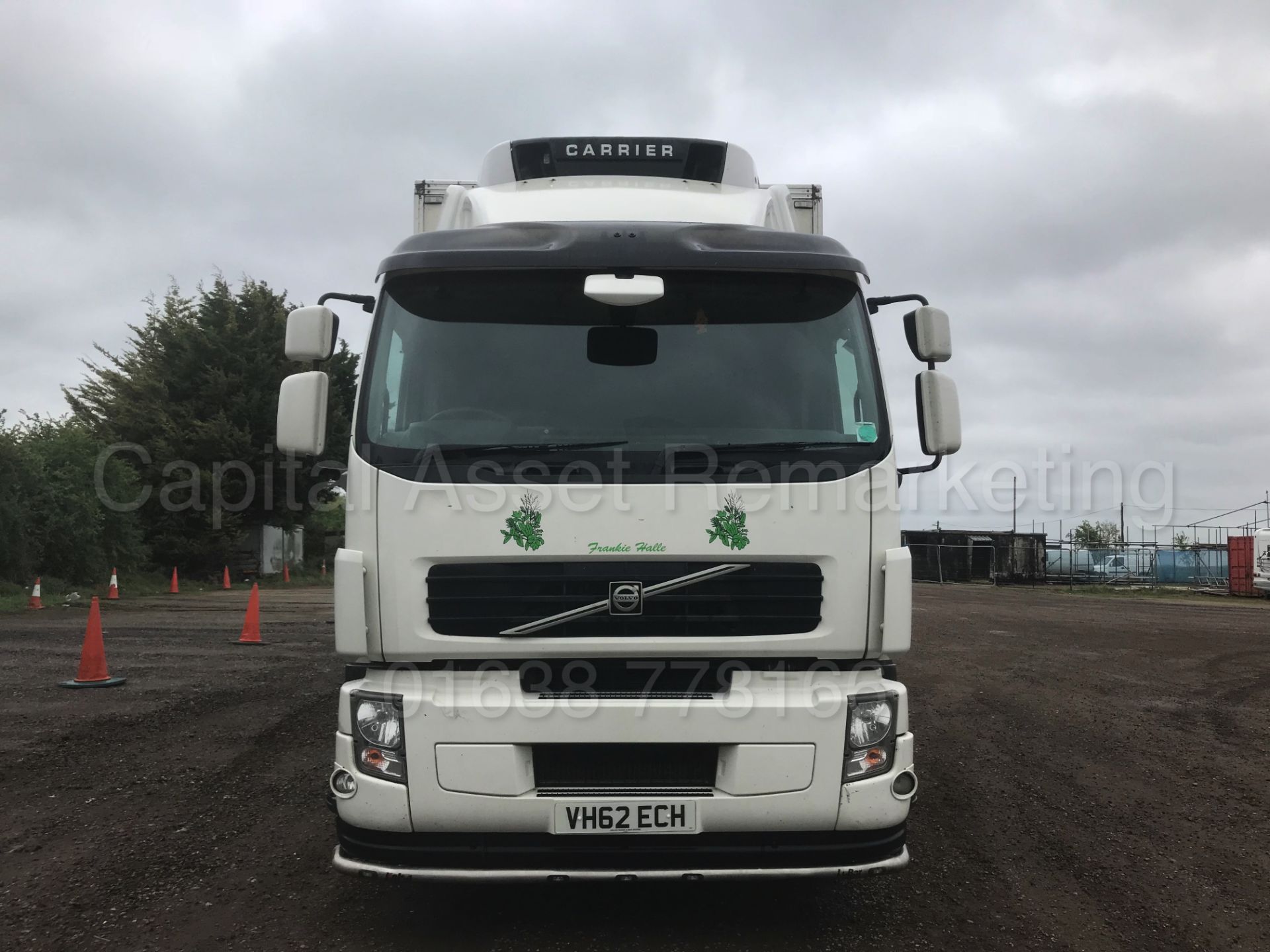 VOLVO ES260 '18 TONNE - REFRIGERATED TRUCK' *SLEEPER CAB* (2013 MODEL) '7L DIESEL - AUTOMATIC' - Image 3 of 32