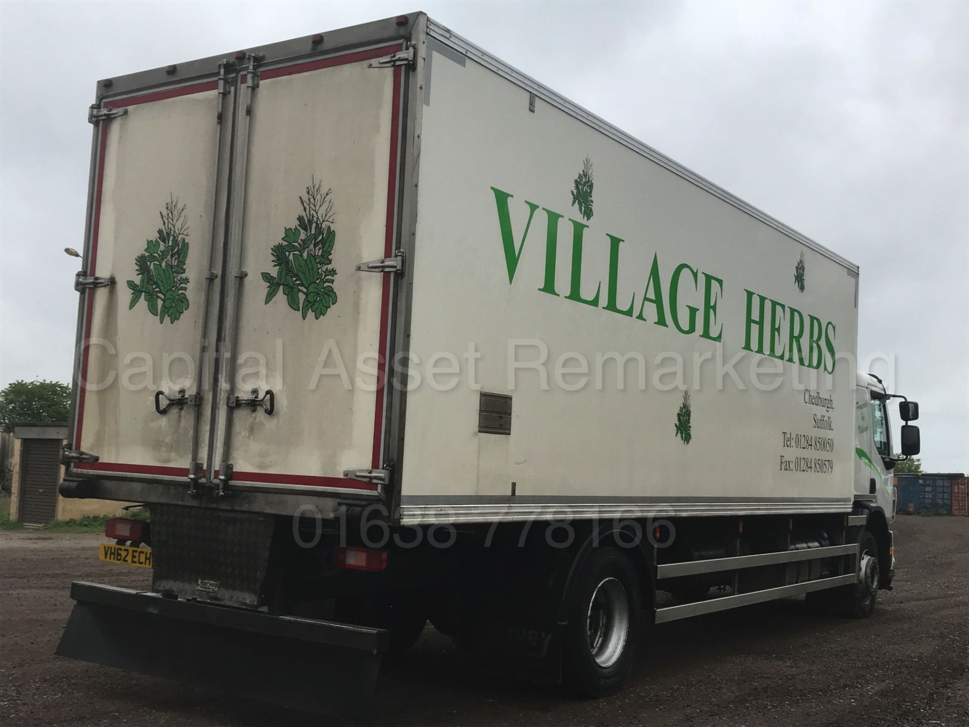 VOLVO ES260 '18 TONNE - REFRIGERATED TRUCK' *SLEEPER CAB* (2013 MODEL) '7L DIESEL - AUTOMATIC' - Image 9 of 32