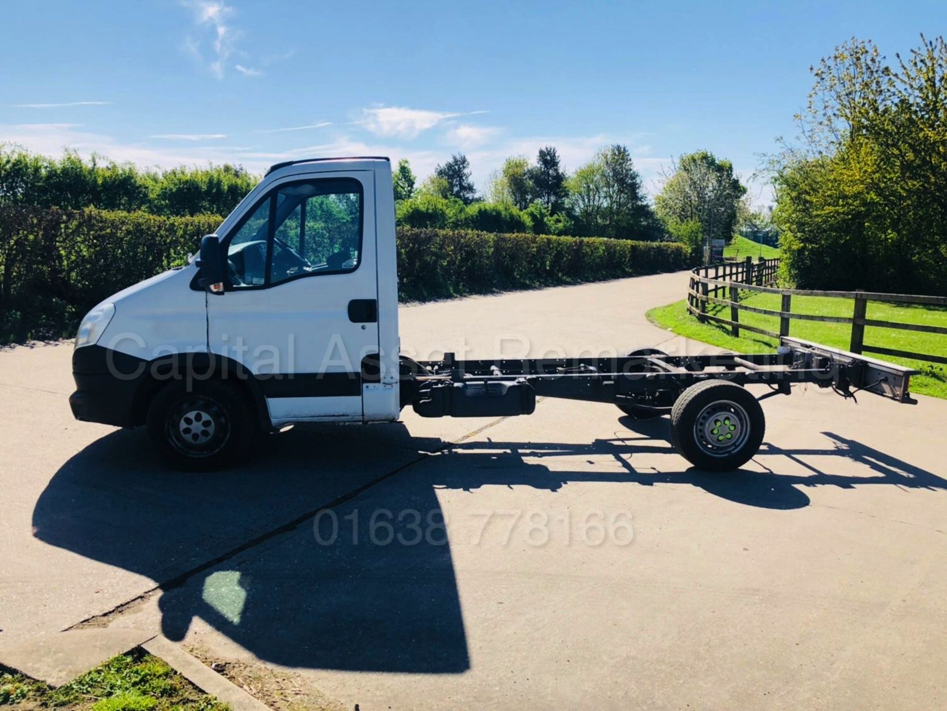 On Sale IVECO DAILY 35S11 'LWB - CHASSIS CAB' (2014 MODEL) '2.3 DIESEL - 6 SPEED' (1 OWNER) - Image 5 of 17