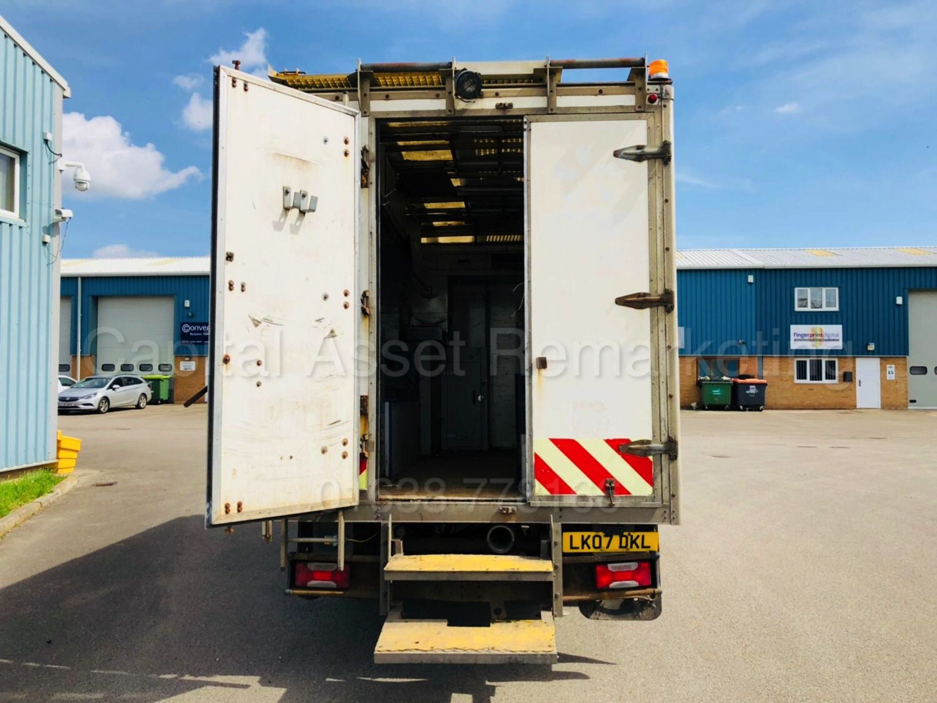 IVECO DAILY 65C18 'LWB - LUTON / BOX VAN' (2007) '3.0 DIESEL - 180 BHP - 6 SPEED' - Image 8 of 31