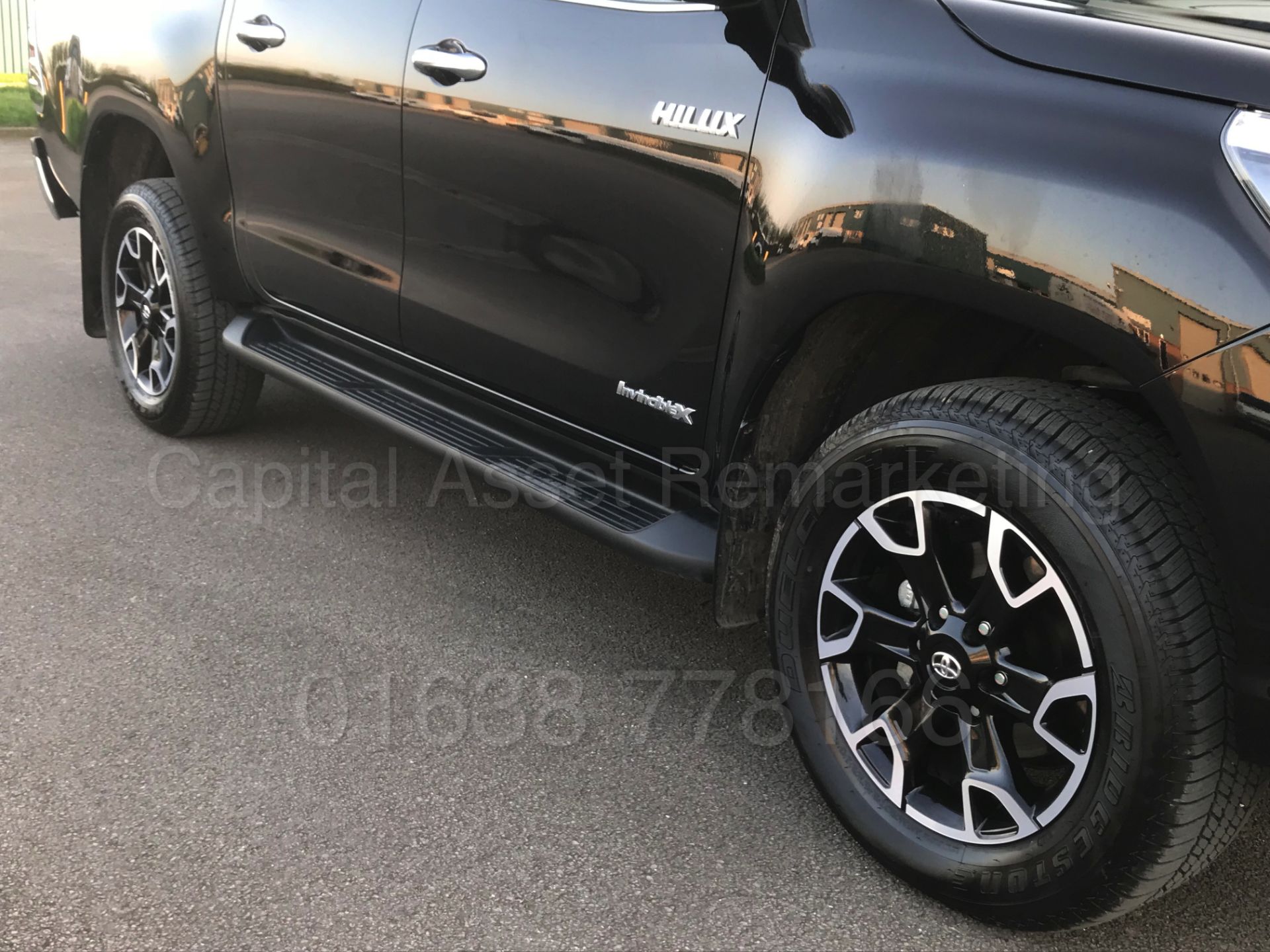 TOYOTA HILUX 'INVINCIBLE X' (2018) D/CAB PICK-UP 'D-4D - AUTO - LEATHER - SAT NAV' *STOP/START* - Bild 23 aus 82