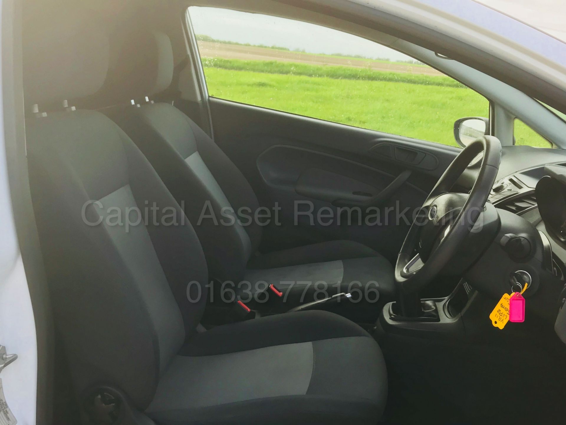 (ON SALE) FORD FIESTA BASE 'LCV - PANEL VAN' (2011 - 11 REG) '1.4 TDCI - 70 BHP - 5 SPEED' (50 MPG+) - Bild 16 aus 26