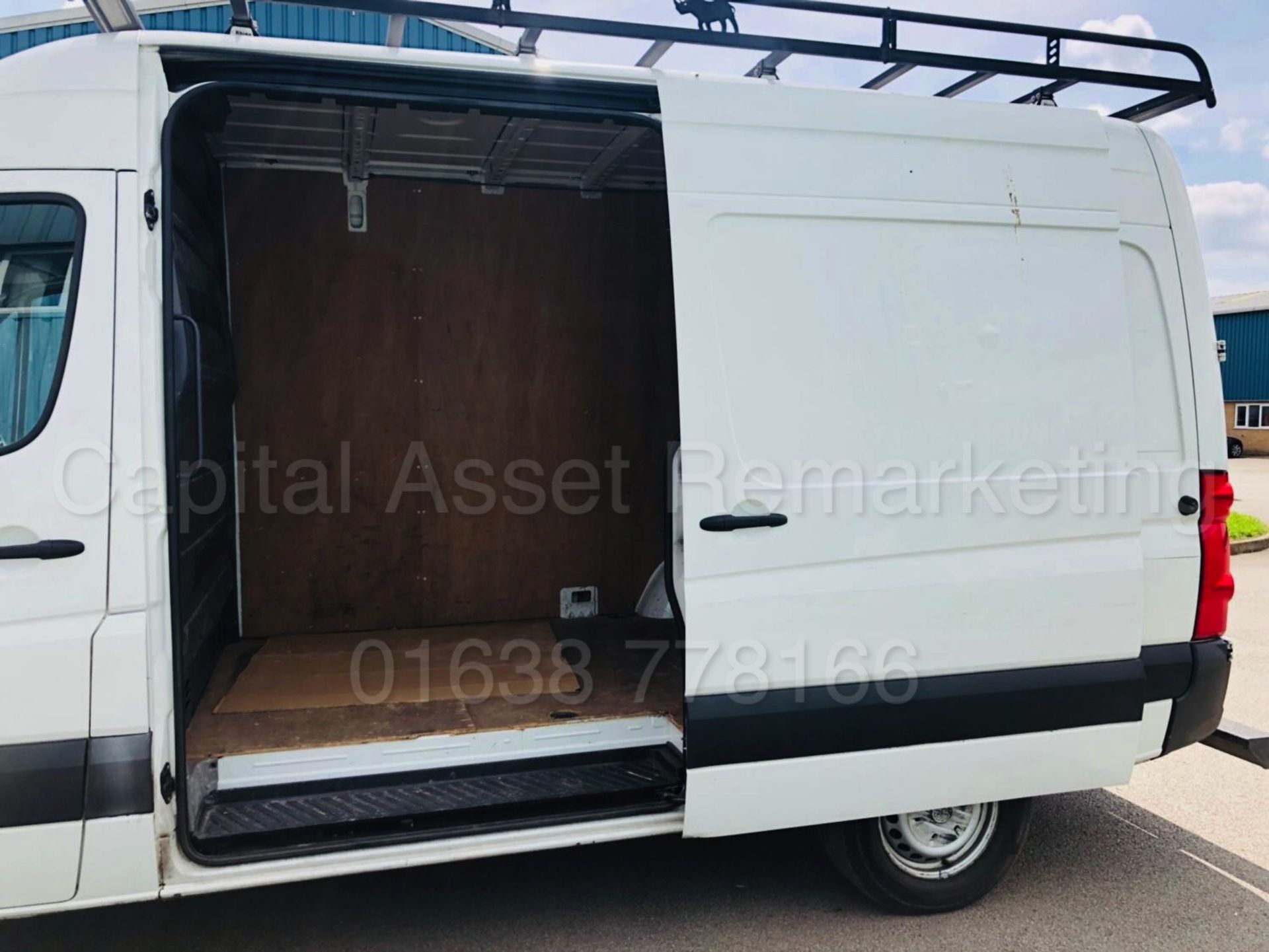 VOLKSWAGEN CRAFTER CR35 'MWB HI-ROOF - PANEL VAN' (2012 MODEL) '2.0 TDI - 109 BHP - 6 SPEED' - Bild 14 aus 23