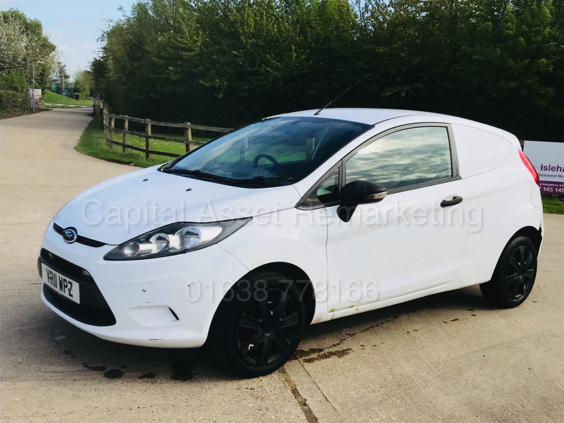 (ON SALE) FORD FIESTA BASE 'LCV - PANEL VAN' (2011 - 11 REG) '1.4 TDCI - 70 BHP - 5 SPEED' (50 MPG+) - Bild 5 aus 26