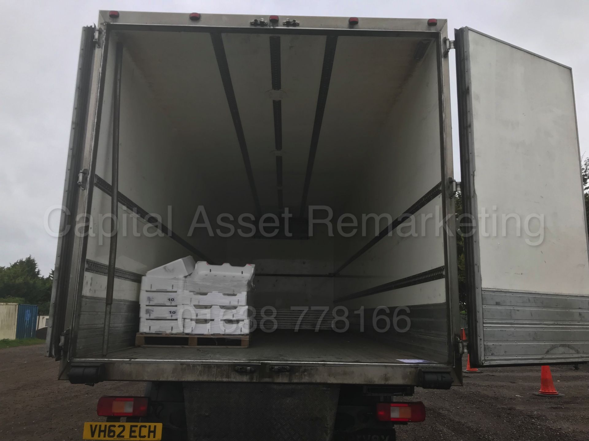 VOLVO ES260 '18 TONNE - REFRIGERATED TRUCK' *SLEEPER CAB* (2013 MODEL) '7L DIESEL - AUTOMATIC' - Image 15 of 32