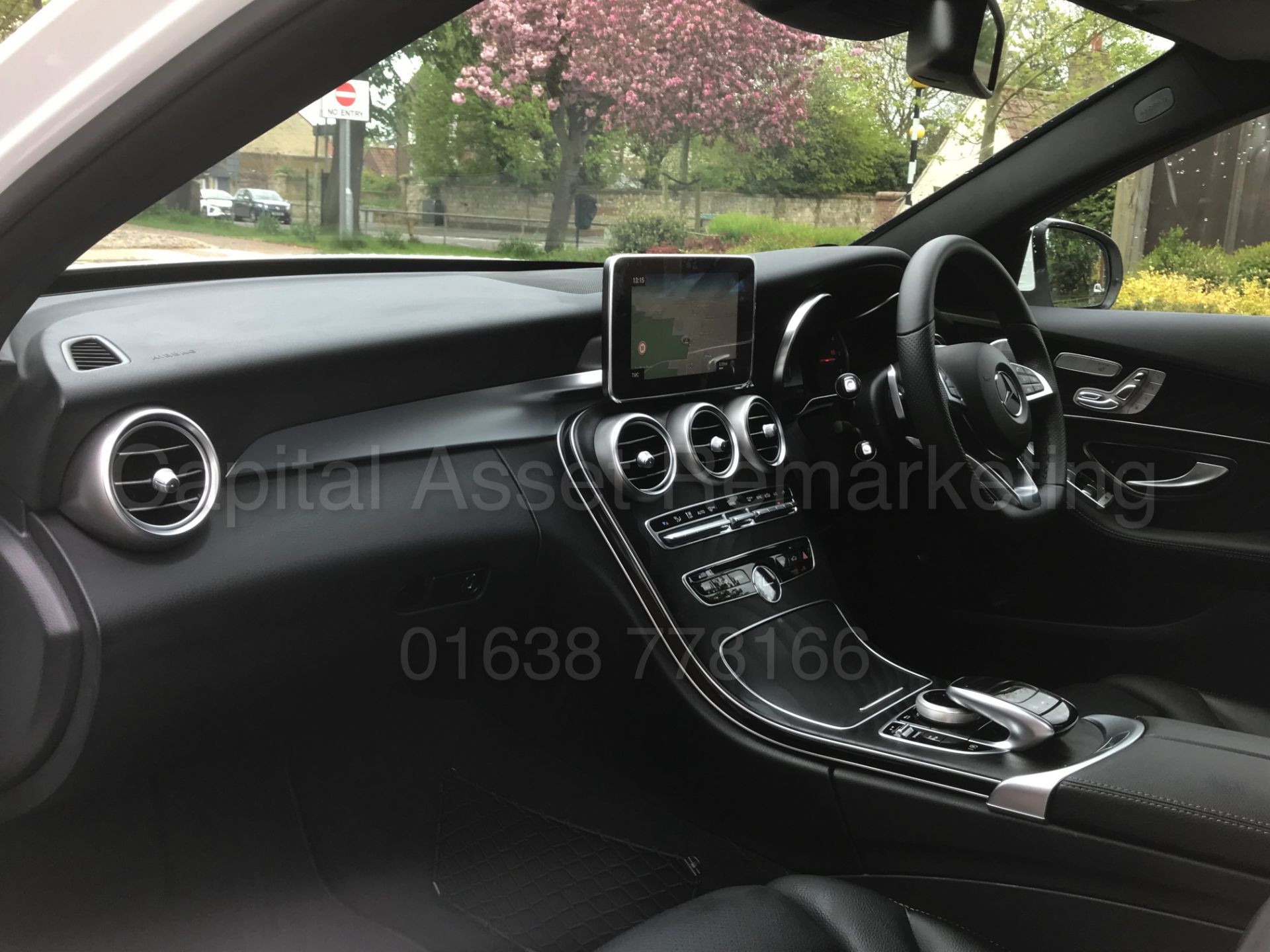 MERCEDES-BENZ C220d 'AMG LINE - PREMIUM PLUS' (2017- 67 REG) '9-G TRONIC AUTO - SAT NAV - PAN ROOF' - Image 34 of 67