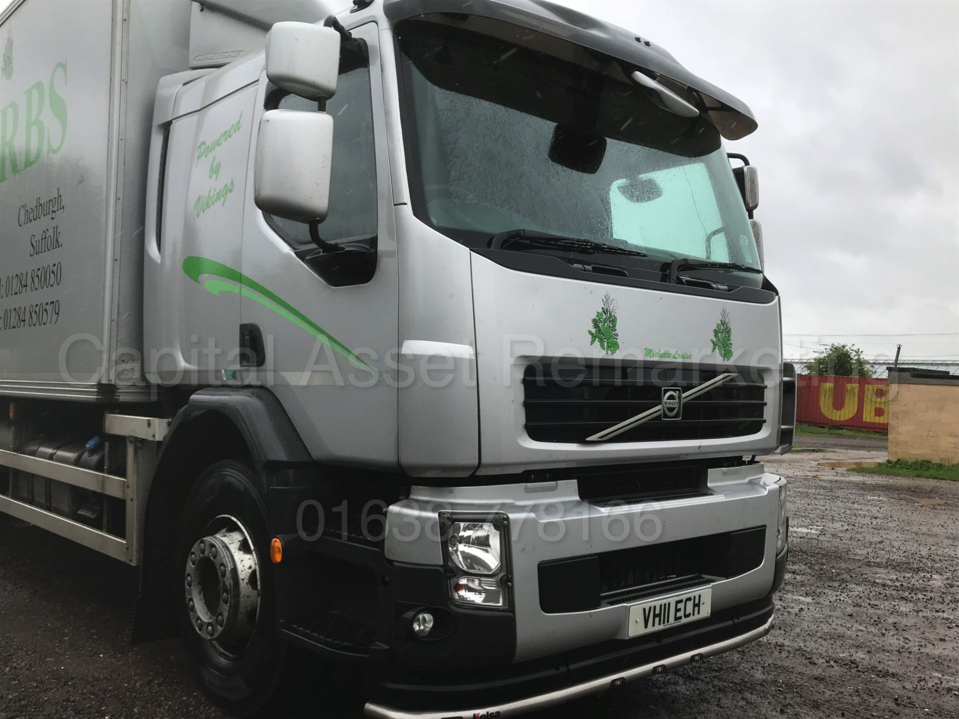 VOLVO ES260 '18 TONNE - REFRIGERATED TRUCK' *SLEEPER CAB* (2011) '7 LITRE DIESEL - 8 SPEED MANUAL' - Image 11 of 30