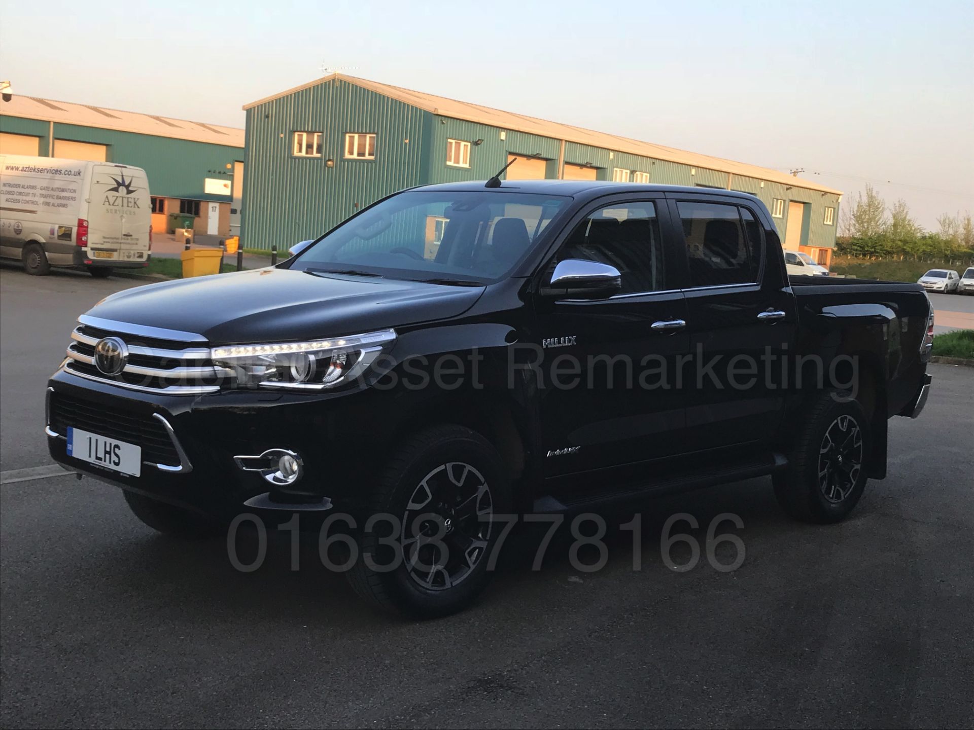 TOYOTA HILUX 'INVINCIBLE X' (2018) D/CAB PICK-UP 'D-4D - AUTO - LEATHER - SAT NAV' *STOP/START* - Bild 9 aus 82