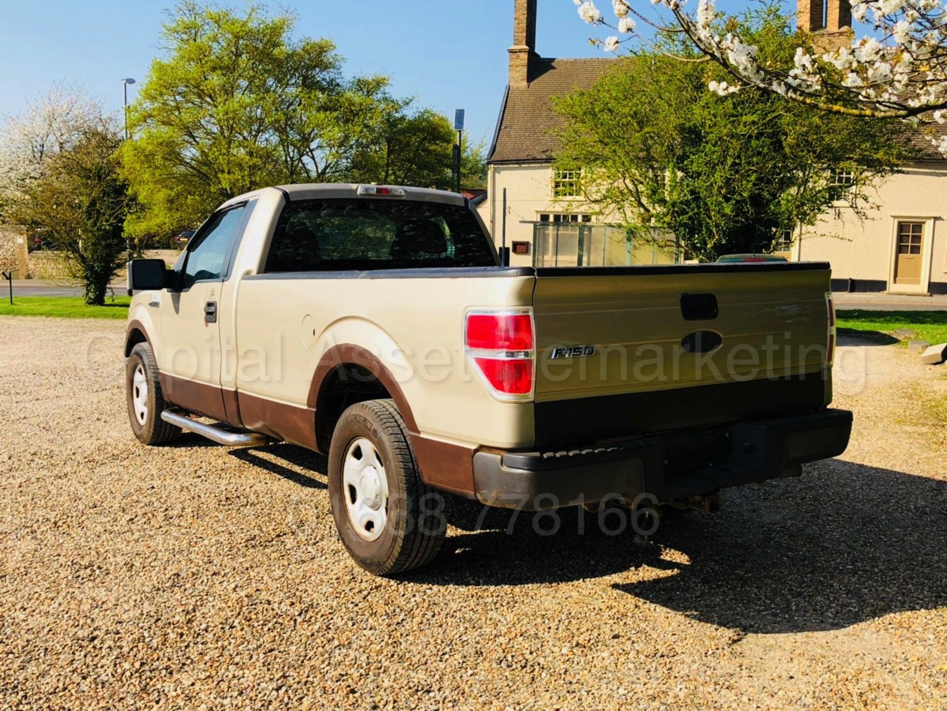 FORD F-150 'XL EDITON' SINGLE CAB PICK-UP (2010 MODEL) '5.0 V8 - AUTO COLOUM CHANGE' **AIR CON** - Image 4 of 36