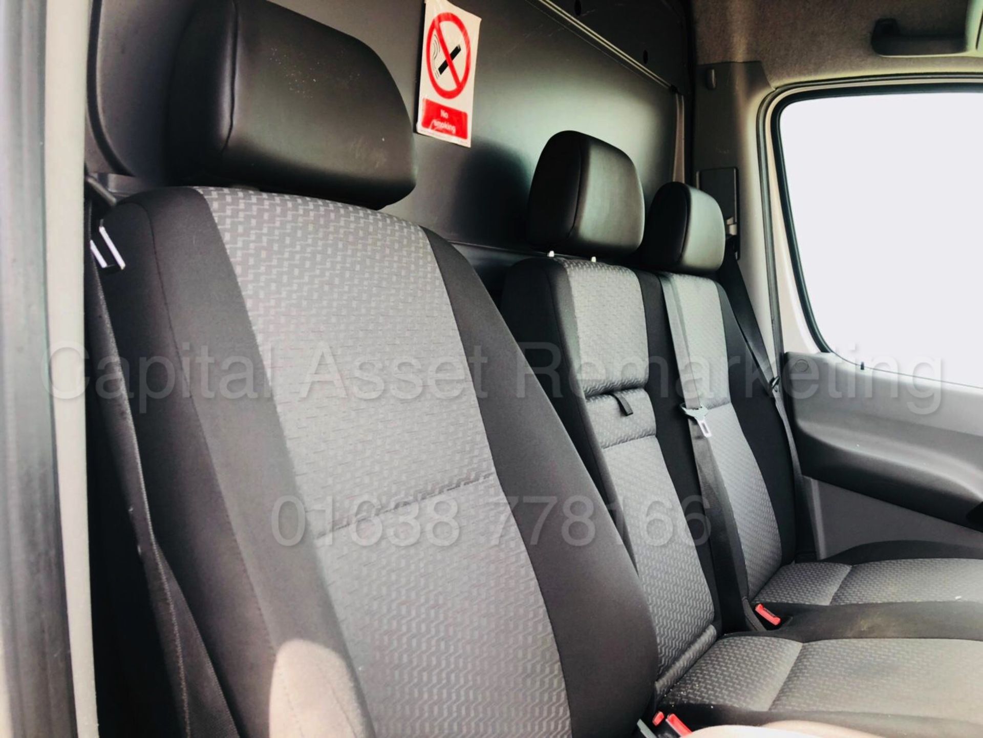 VOLKSWAGEN CRAFTER CR35 'MWB HI-ROOF - PANEL VAN' (2012 MODEL) '2.0 TDI - 109 BHP - 6 SPEED' - Bild 22 aus 23