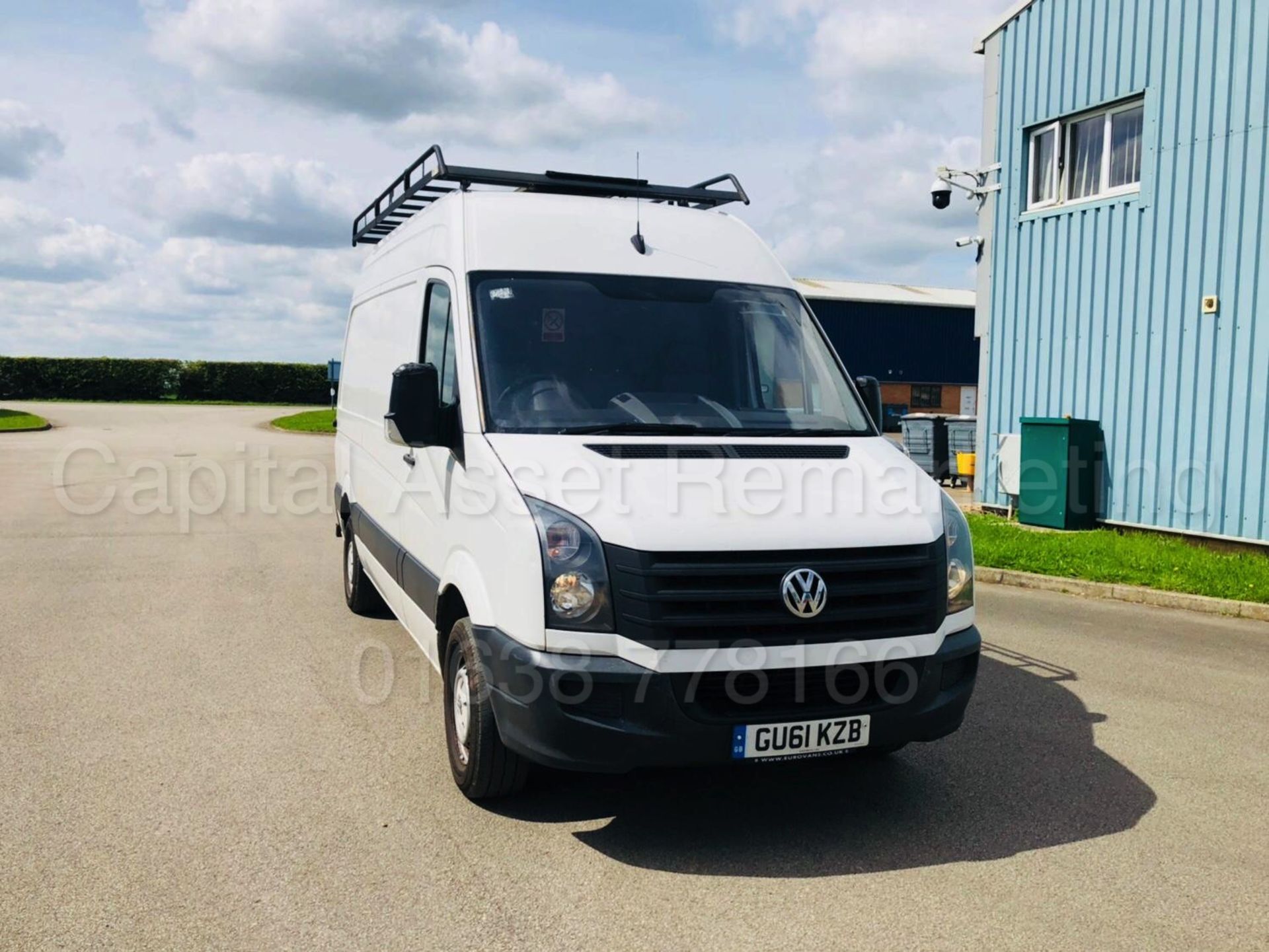 VOLKSWAGEN CRAFTER CR35 'MWB HI-ROOF - PANEL VAN' (2012 MODEL) '2.0 TDI - 109 BHP - 6 SPEED' - Bild 10 aus 23