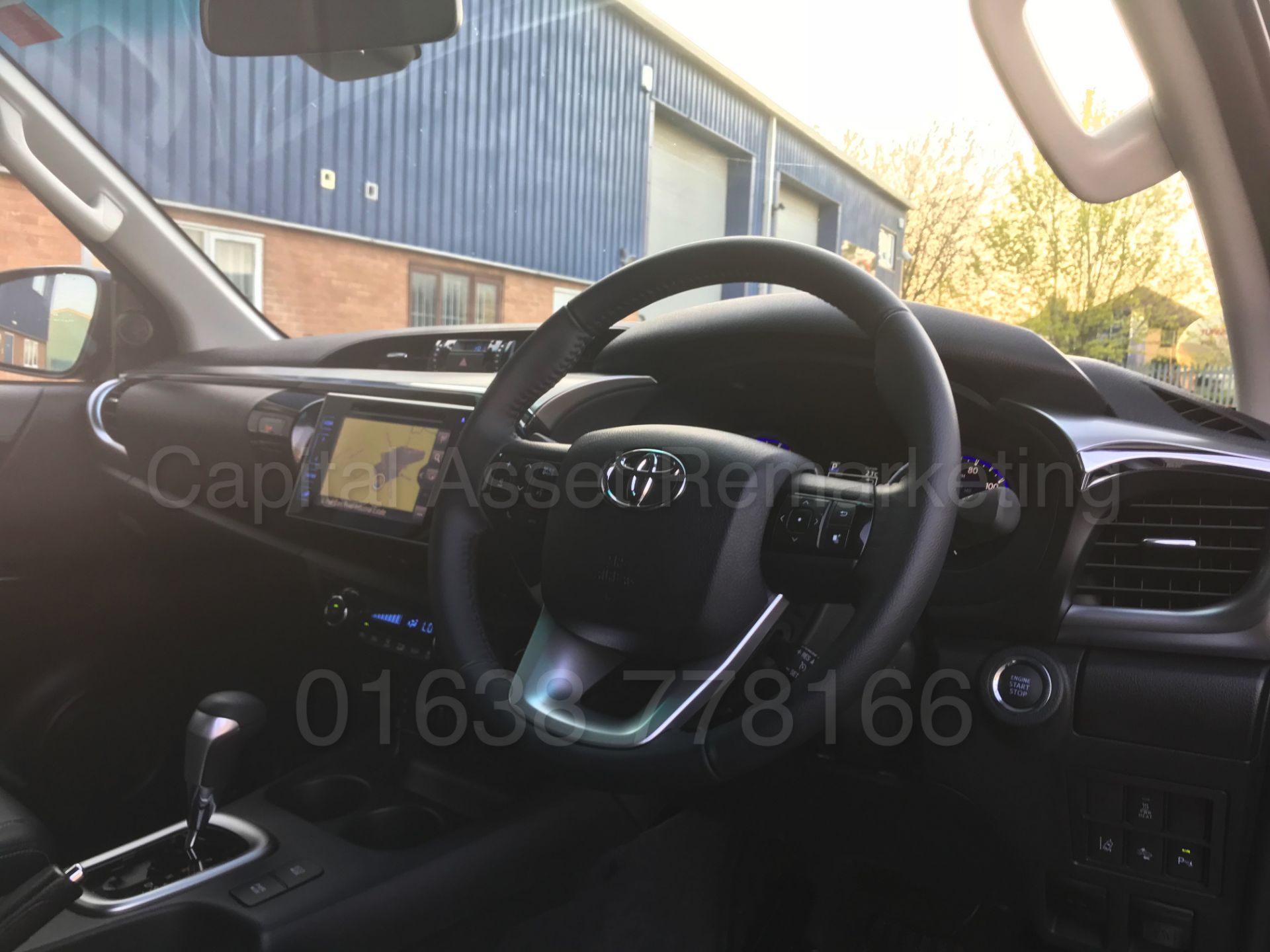 TOYOTA HILUX 'INVINCIBLE X' (2018) D/CAB PICK-UP 'D-4D - AUTO - LEATHER - SAT NAV' *STOP/START* - Image 64 of 82