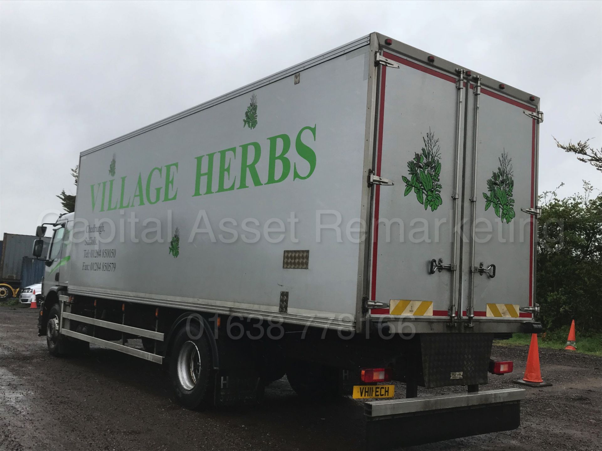 VOLVO ES260 '18 TONNE - REFRIGERATED TRUCK' *SLEEPER CAB* (2011) '7 LITRE DIESEL - 8 SPEED MANUAL' - Image 4 of 30