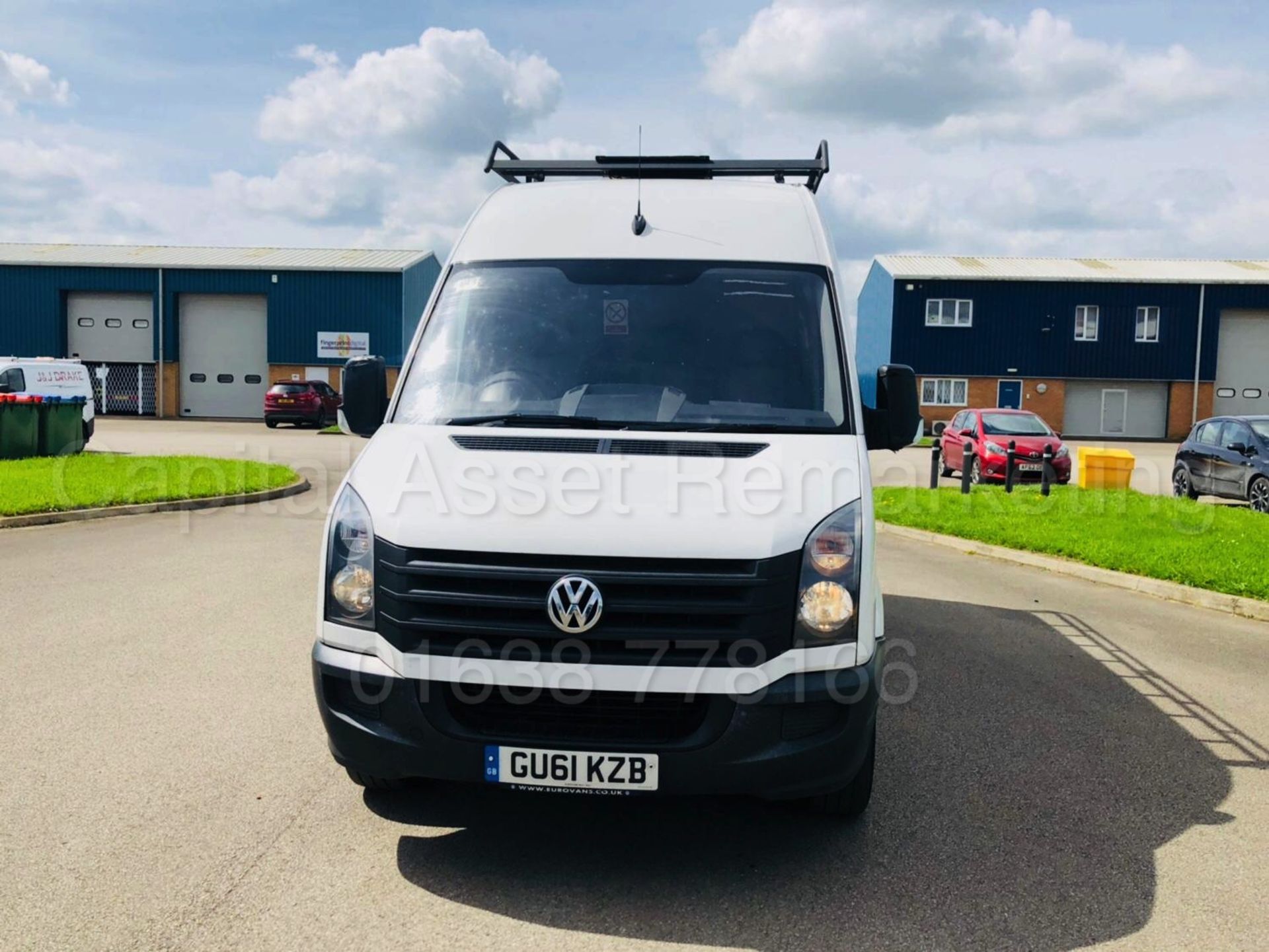 VOLKSWAGEN CRAFTER CR35 'MWB HI-ROOF - PANEL VAN' (2012 MODEL) '2.0 TDI - 109 BHP - 6 SPEED' - Bild 11 aus 23