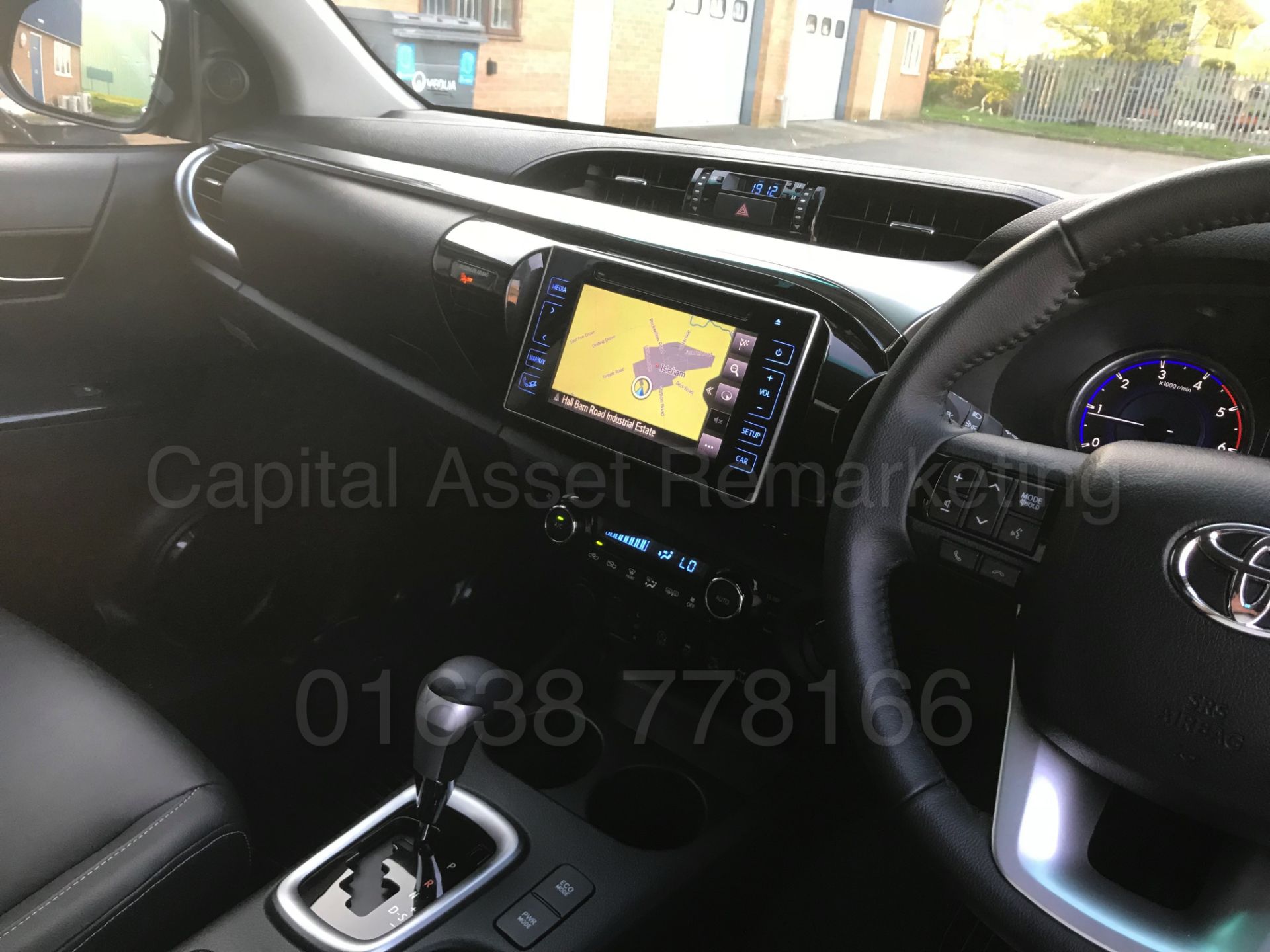 TOYOTA HILUX 'INVINCIBLE X' (2018) D/CAB PICK-UP 'D-4D - AUTO - LEATHER - SAT NAV' *STOP/START* - Image 68 of 82