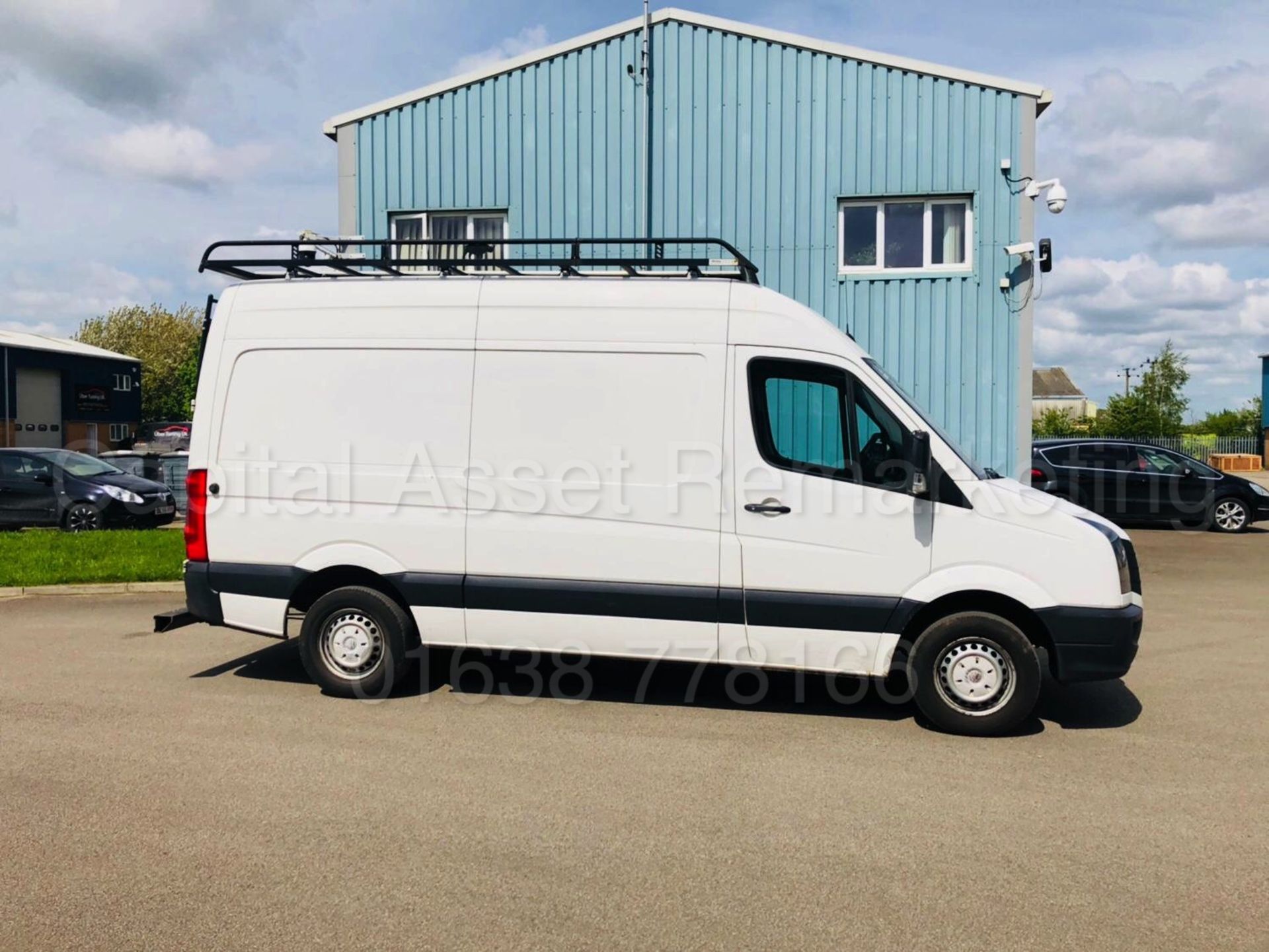 VOLKSWAGEN CRAFTER CR35 'MWB HI-ROOF - PANEL VAN' (2012 MODEL) '2.0 TDI - 109 BHP - 6 SPEED' - Bild 7 aus 23