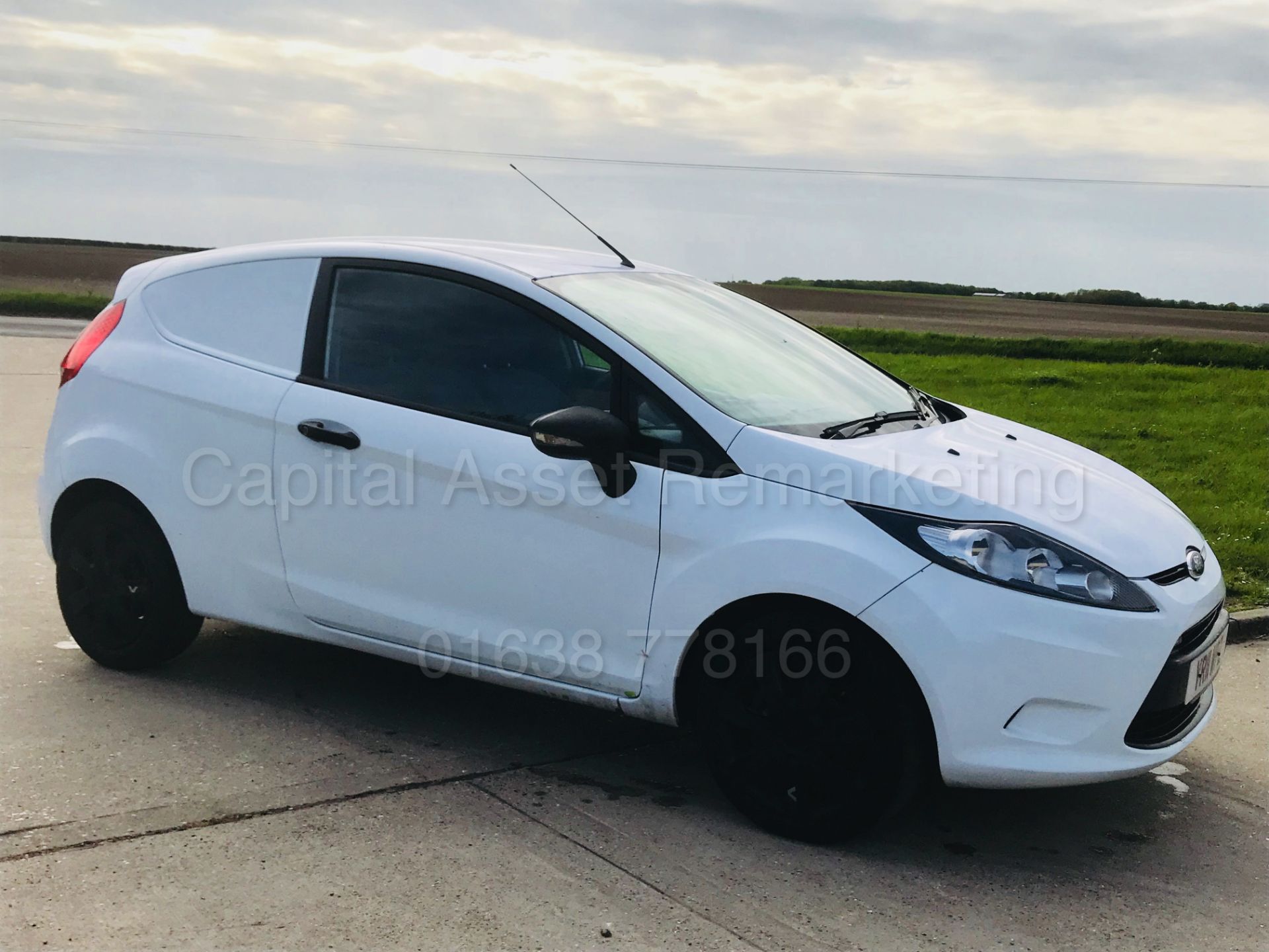 (ON SALE) FORD FIESTA BASE 'LCV - PANEL VAN' (2011 - 11 REG) '1.4 TDCI - 70 BHP - 5 SPEED' (50 MPG+) - Bild 2 aus 26