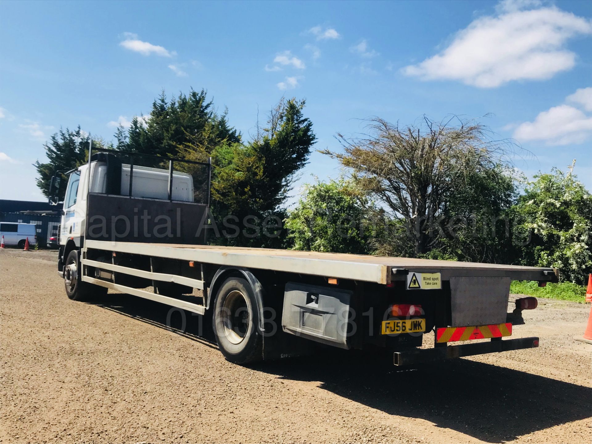 DAF CF 65.220 'LWB - FLATBED' (2007 MODEL) '5.9 DIESEL - 6 SPEED' **SLEEPER CAB** - Image 5 of 26