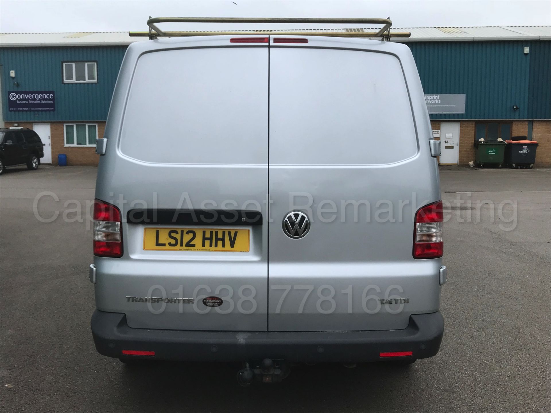 (On Sale) VOLKSWAGEN TRANSPORTER 'SWB' (2012) '2.0 TDI - ELECTRIC PACK - SAT NAV - APPLE CAR PLAY' - Image 8 of 29