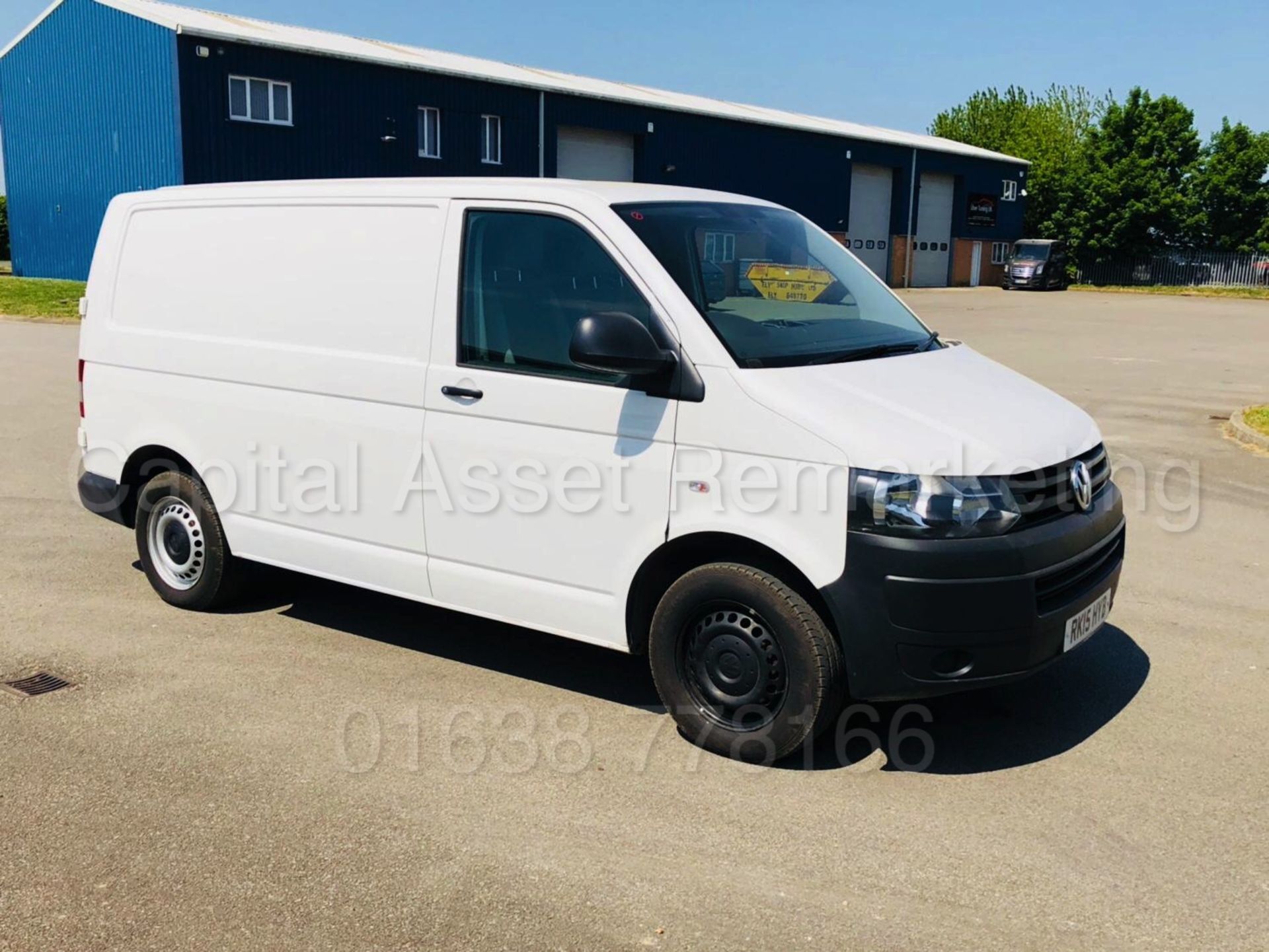 VOLKSWAGEN TRANSPORTER 'SWB - PANEL VAN' (2015 - 15 REG) '2.0 TDI - 102 BHP' **ELECTRIC PACK** - Image 10 of 31