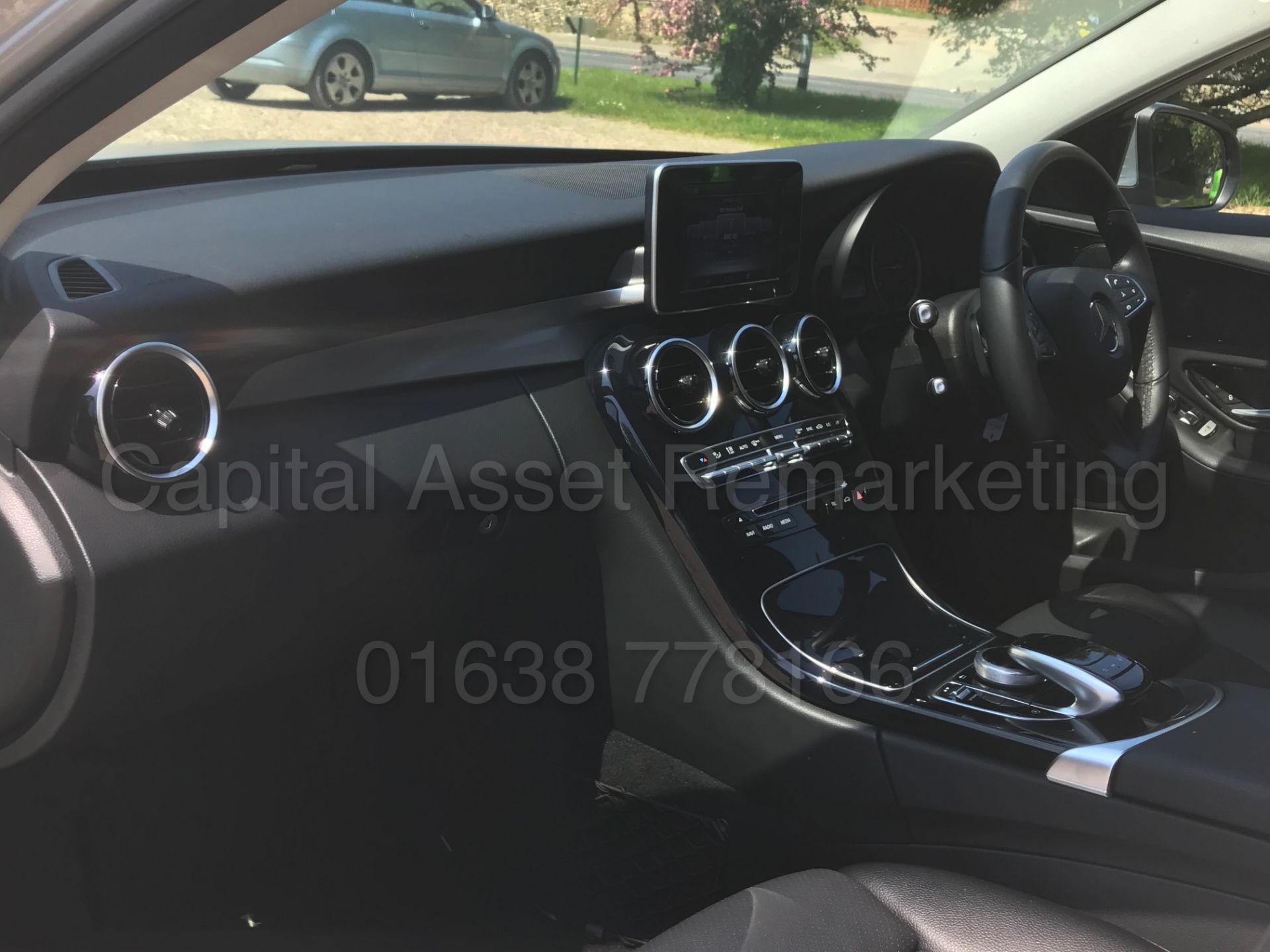 MERCEDES-BENZ C220d *4 DOOR SALOON* (2017) '9G TRONIC AUTO - LEATHER - SAT NAV' **MASSIVE SPEC** - Image 18 of 41