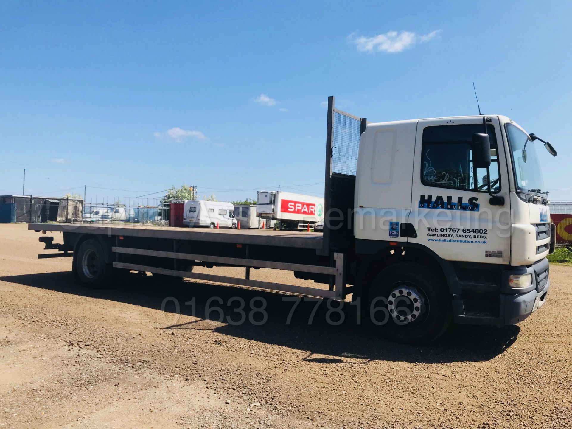 DAF CF 65.220 'LWB - FLATBED' (2007 MODEL) '5.9 DIESEL - 6 SPEED' **SLEEPER CAB** - Image 8 of 26