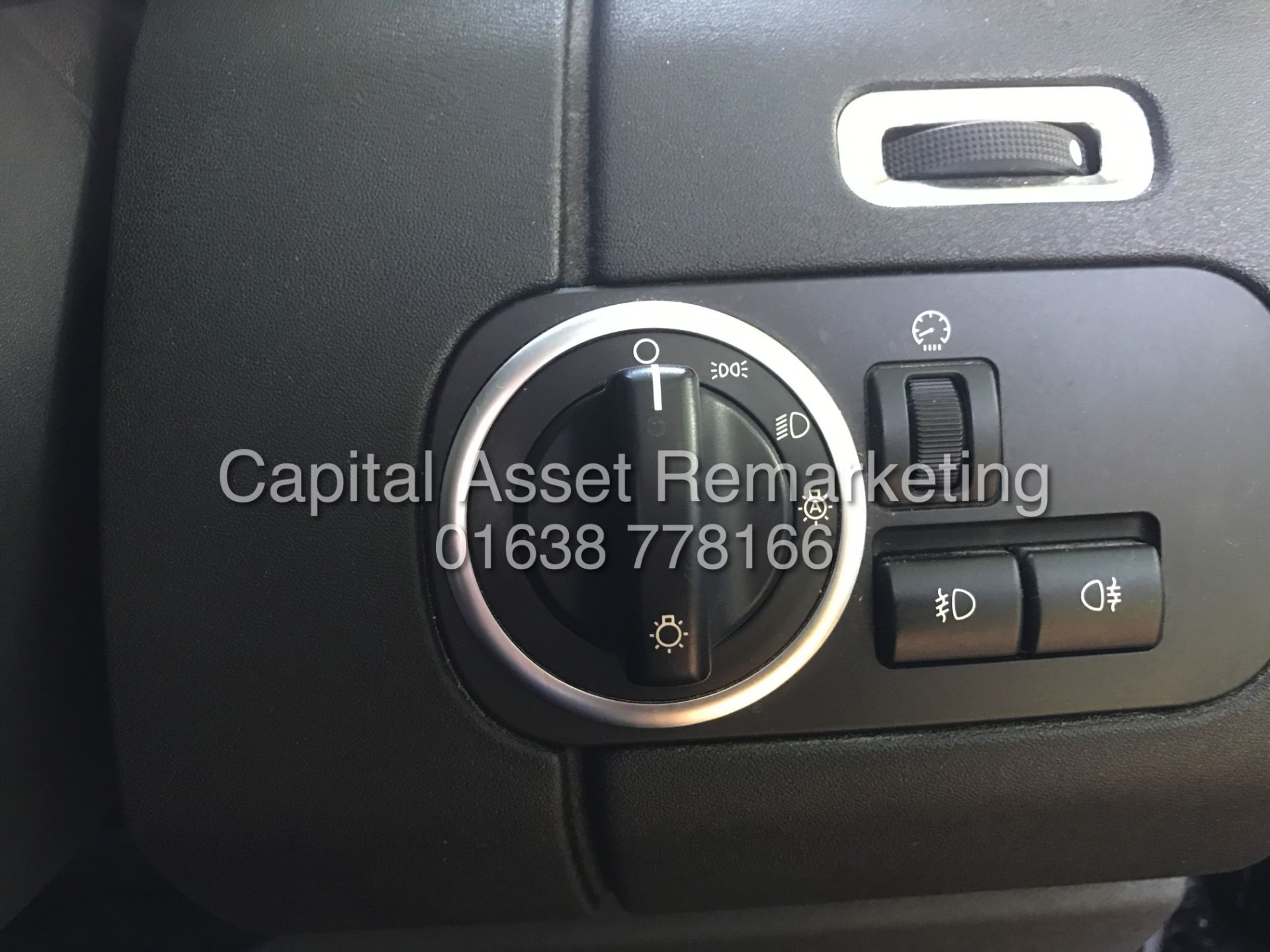 (On Sale) LAND ROVER DISCOVERY 4 'XS EDITION' *COMMERCIAL* (2015) '3.0 SDV6 - AUTO-LEATHER-SAT NAV' - Image 25 of 32