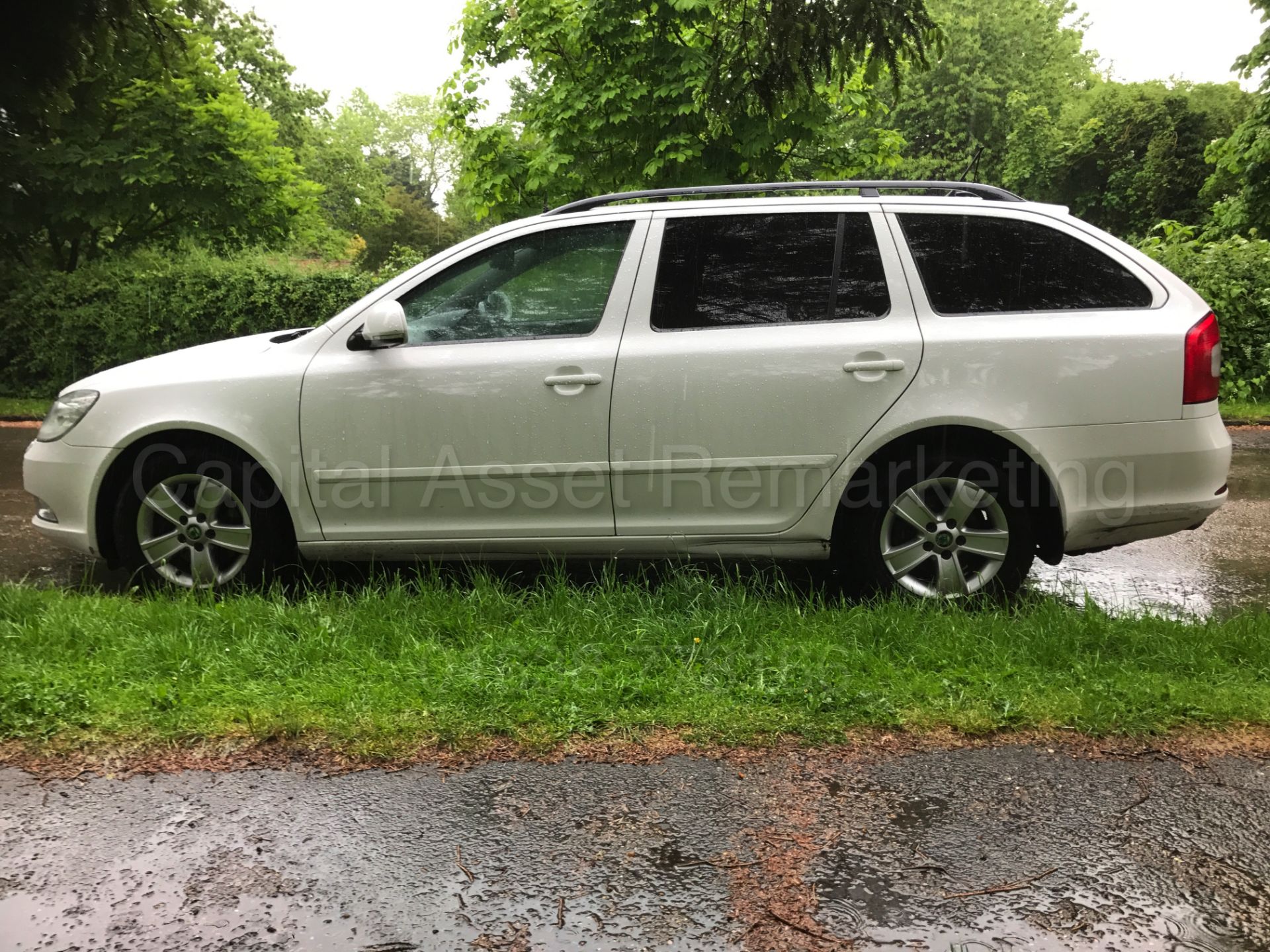 (ON SALE) SKODA OCTAVIA 'CR - 4x4 ESTATE' (2013) '2.0 TDI - 140 BHP' *AIR CON* (1 OWNER) LOW MILES - Image 4 of 19