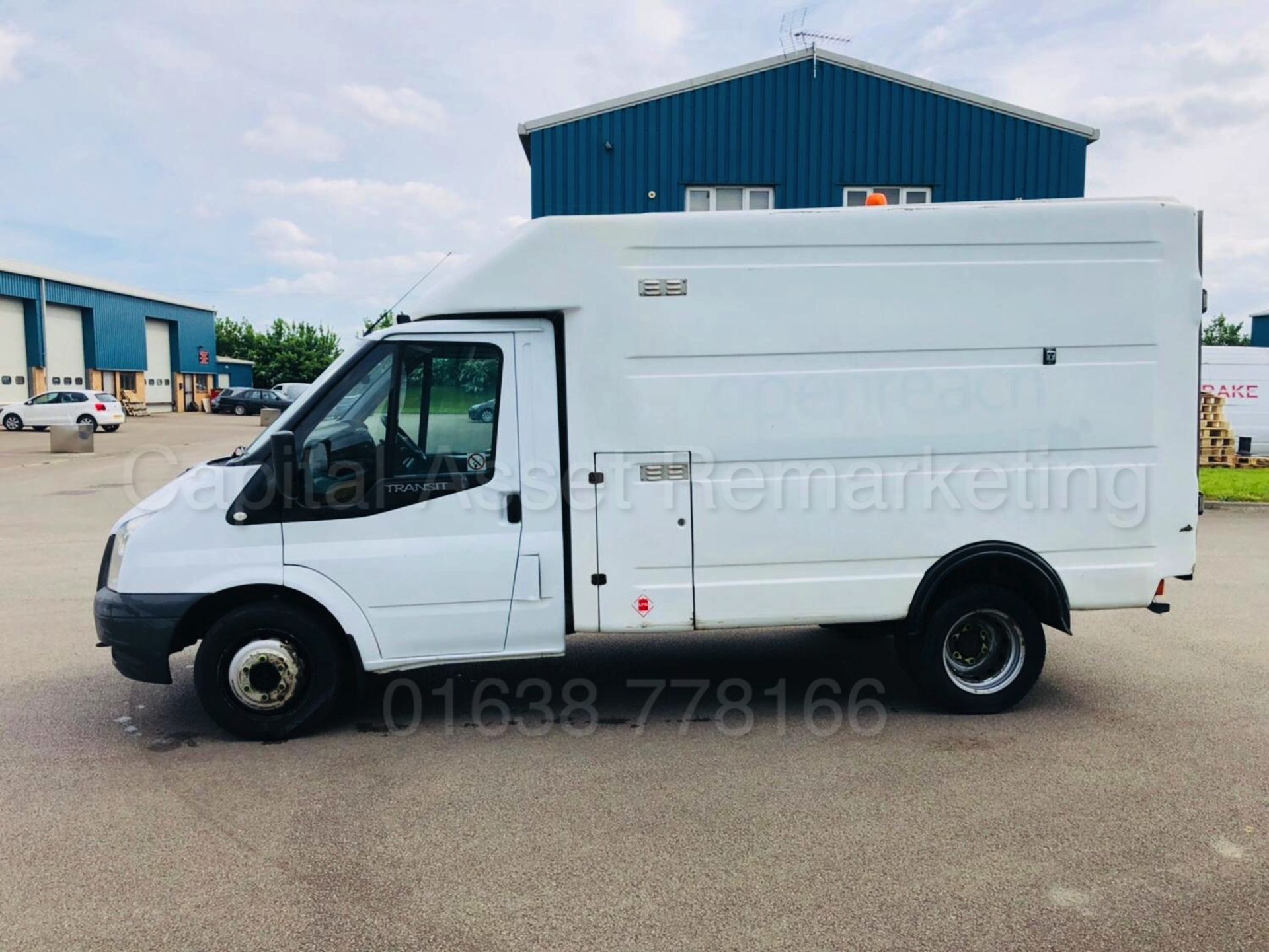 FORD TRANSIT 100 350 'BOX / LUTON VAN' (2009 MODEL) '2.4 TDCI - 100 BHP' (1 COMPANY OWNER) - Image 5 of 20