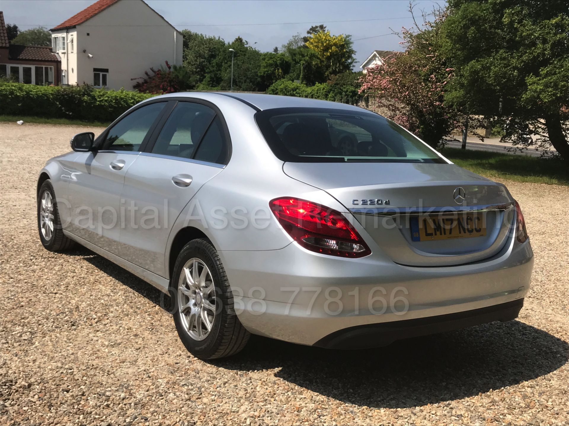 MERCEDES-BENZ C220d *4 DOOR SALOON* (2017) '9G TRONIC AUTO - LEATHER - SAT NAV' **MASSIVE SPEC** - Image 8 of 41