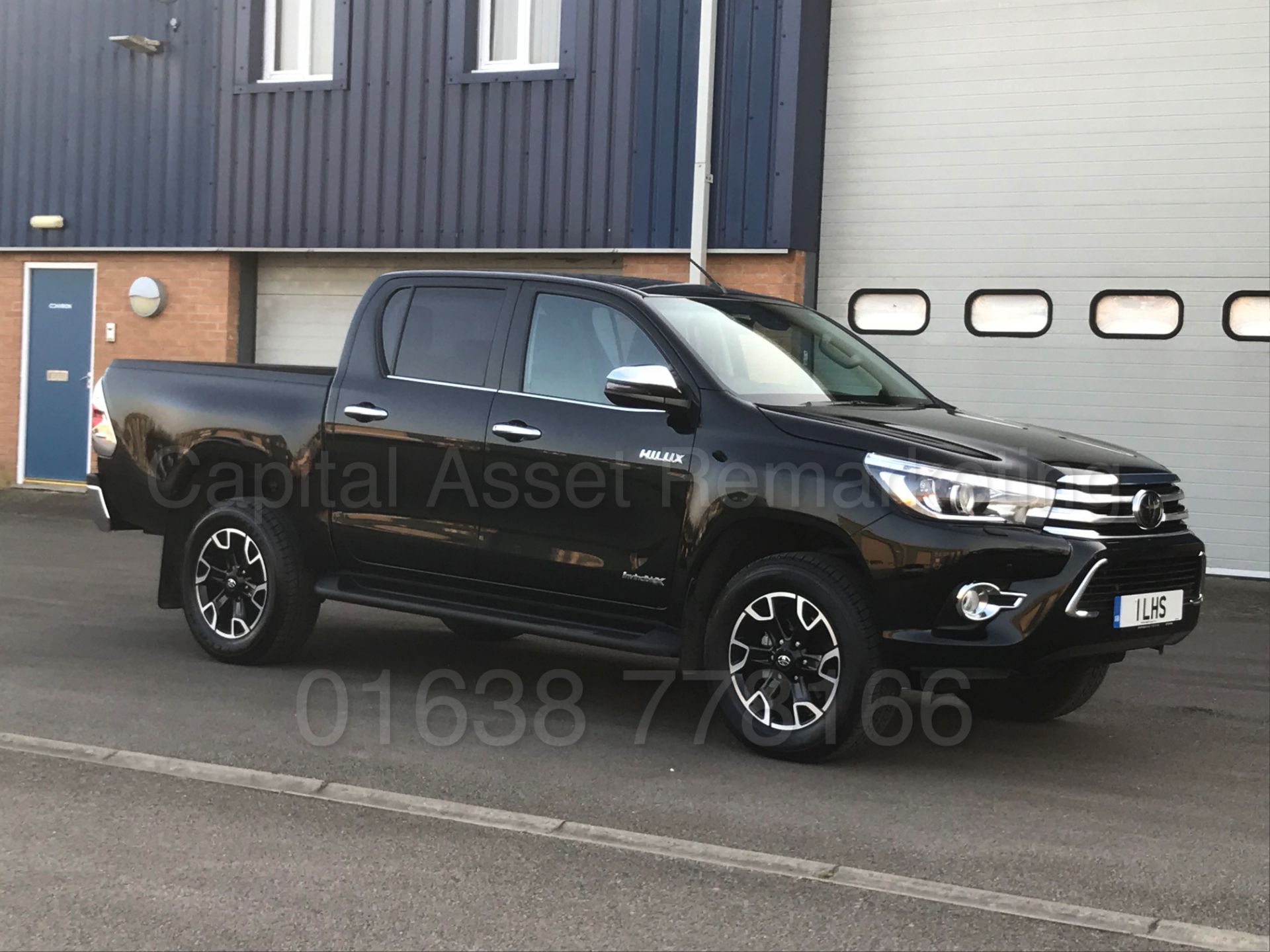 TOYOTA HILUX 'INVINCIBLE X' (2018) D/CAB PICK-UP 'D-4D - AUTO - LEATHER - SAT NAV' *STOP/START* - Image 15 of 76