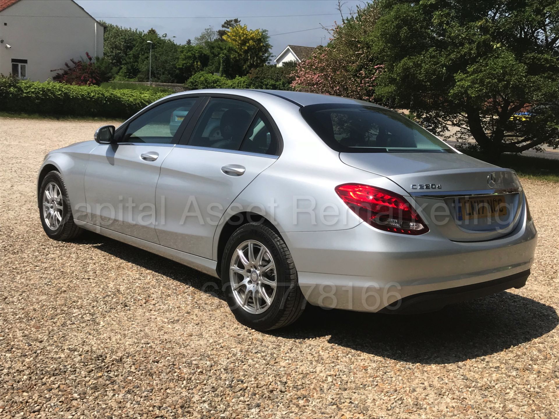 MERCEDES-BENZ C220d *4 DOOR SALOON* (2017) '9G TRONIC AUTO - LEATHER - SAT NAV' **MASSIVE SPEC** - Image 7 of 41