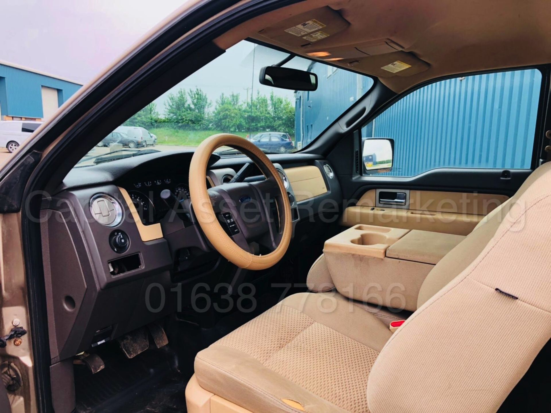 (ON SALE) FORD F-150 'XLT EDITION' KING CAB (2012 MODEL) '5.0 V8 - COLUM GEARBOX' **MASSIVE SPEC** - Image 16 of 33