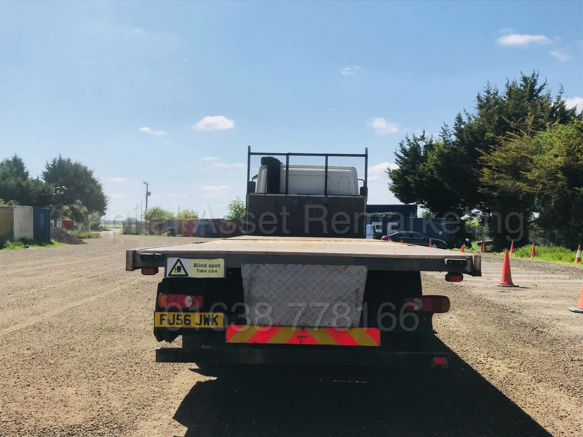 DAF CF 65.220 'LWB - FLATBED' (2007 MODEL) '5.9 DIESEL - 6 SPEED' **SLEEPER CAB** - Image 6 of 26