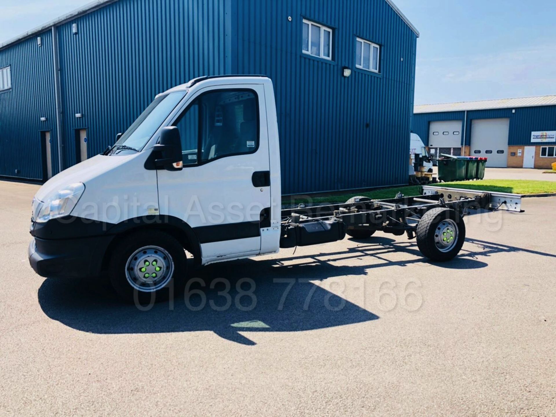 IVECO DAILY 35S11 'LWB - CHASSIS CAB' (2014 - 14 REG) '2.3 DIESEL - 6 SPEED' (1 OWNER) - Image 2 of 18