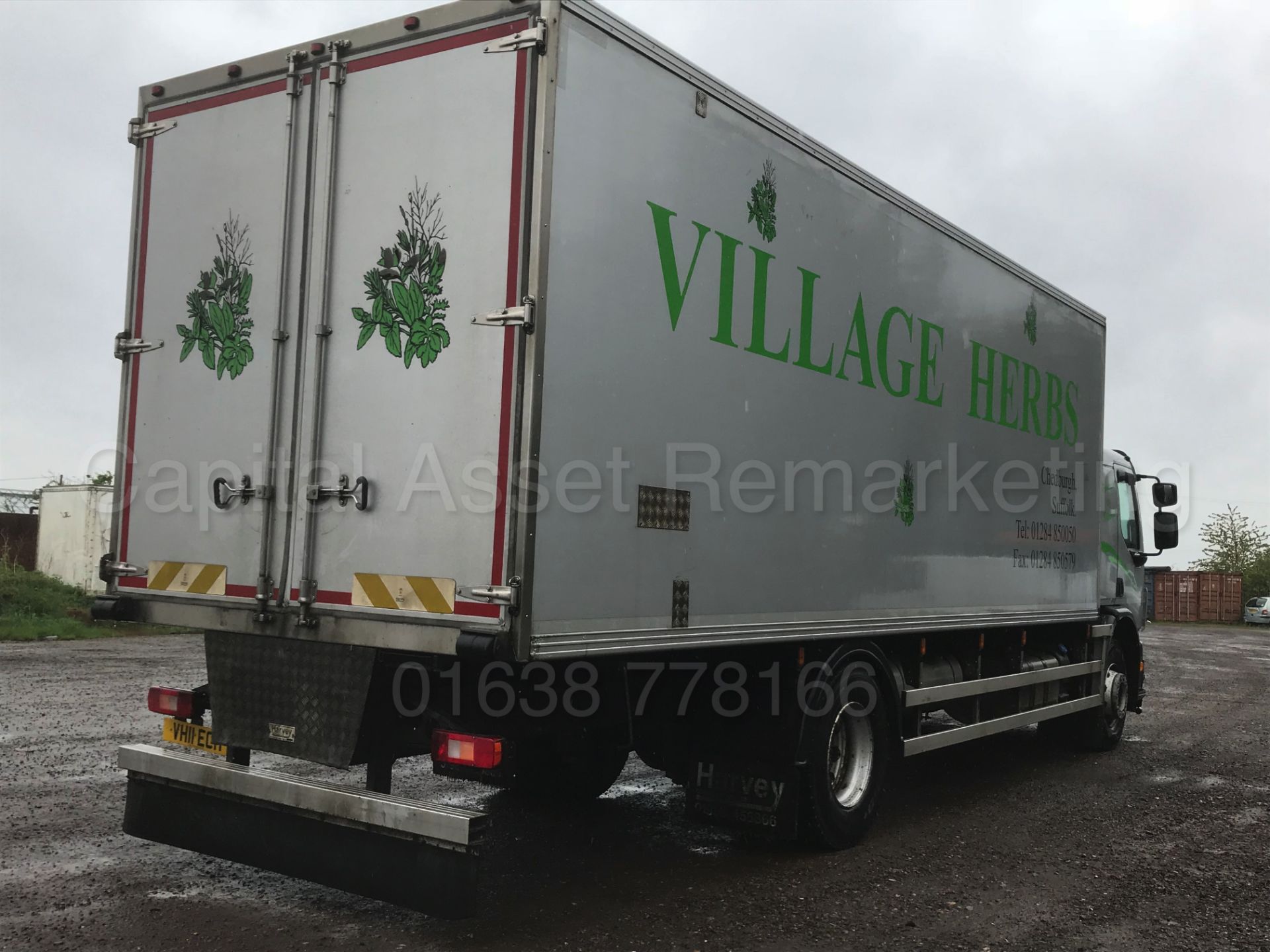 (On Sale) VOLVO ES260 '18 TONNE - REFRIGERATED TRUCK' *SLEEPER CAB* (2011) '7 LITRE DIESEL - MANUAL' - Image 9 of 30