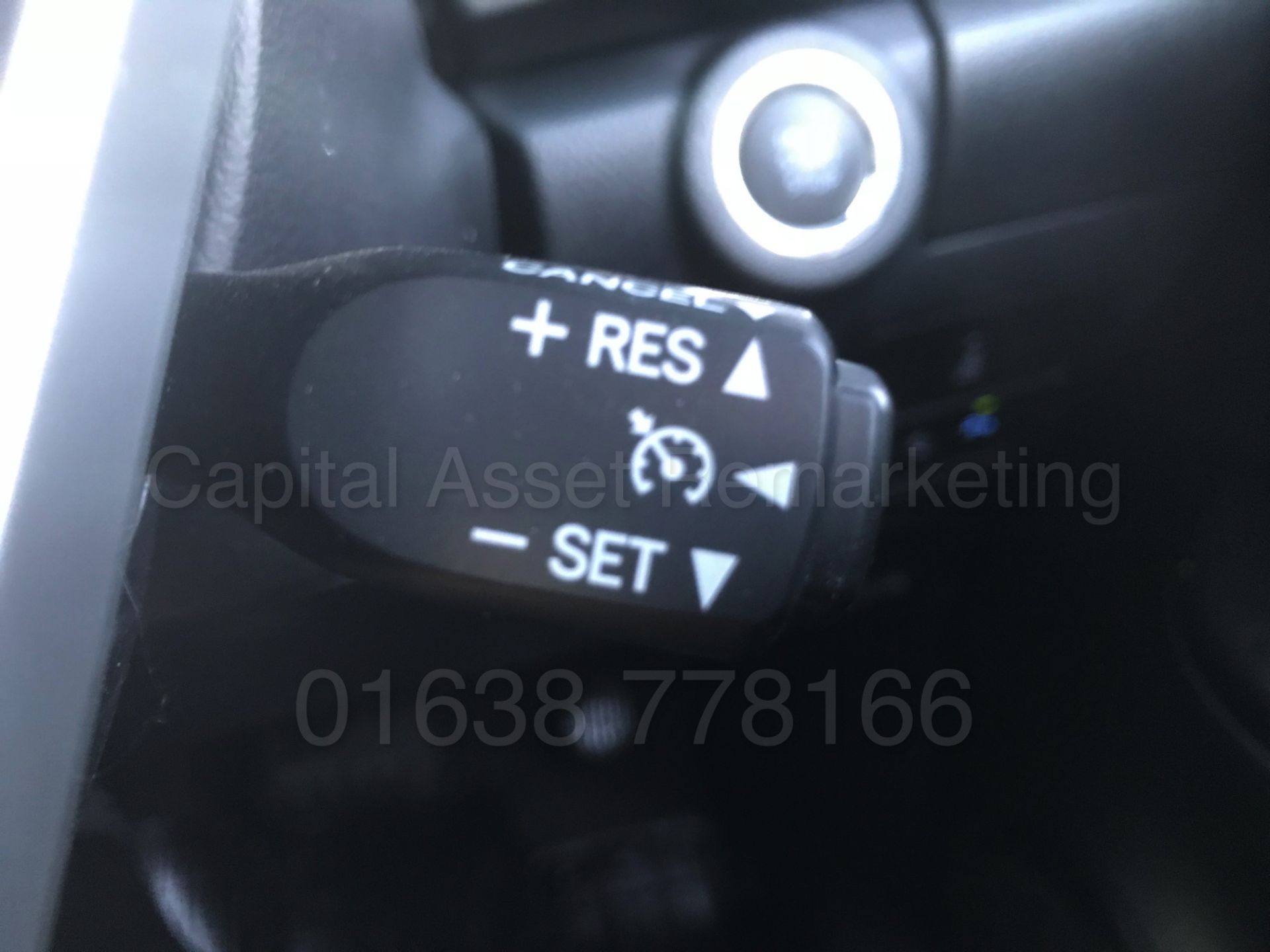 TOYOTA HILUX 'INVINCIBLE X' (2018) D/CAB PICK-UP 'D-4D - AUTO - LEATHER - SAT NAV' *STOP/START* - Image 75 of 76