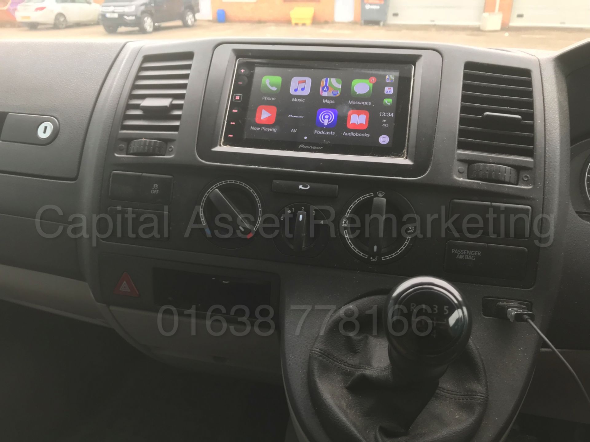 (On Sale) VOLKSWAGEN TRANSPORTER 'SWB' (2012) '2.0 TDI - ELECTRIC PACK - SAT NAV - APPLE CAR PLAY' - Image 26 of 29