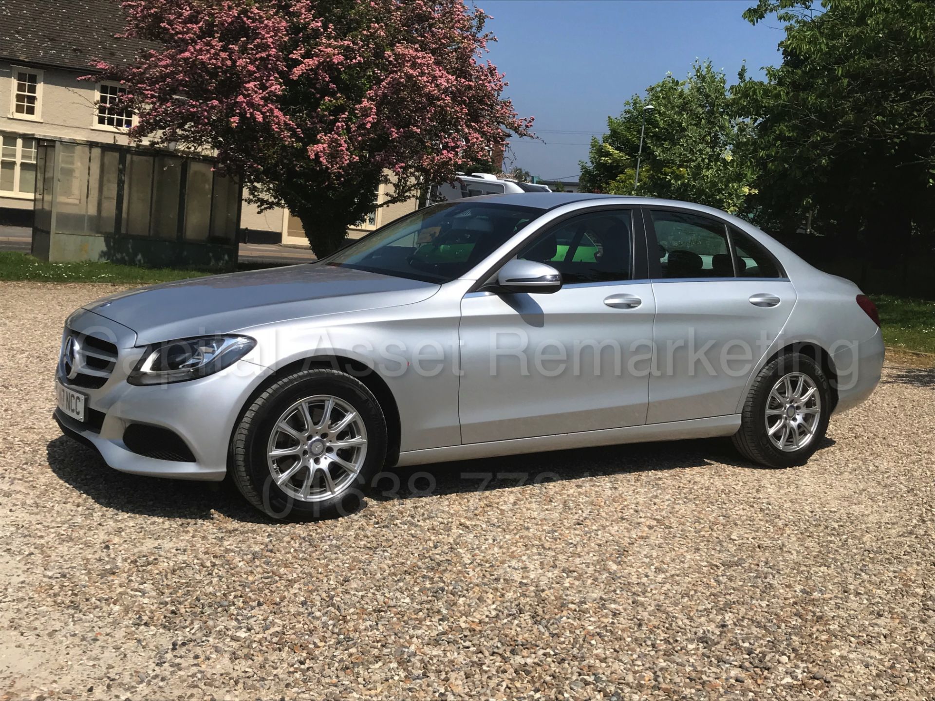 MERCEDES-BENZ C220d *4 DOOR SALOON* (2017) '9G TRONIC AUTO - LEATHER - SAT NAV' **MASSIVE SPEC** - Image 6 of 41