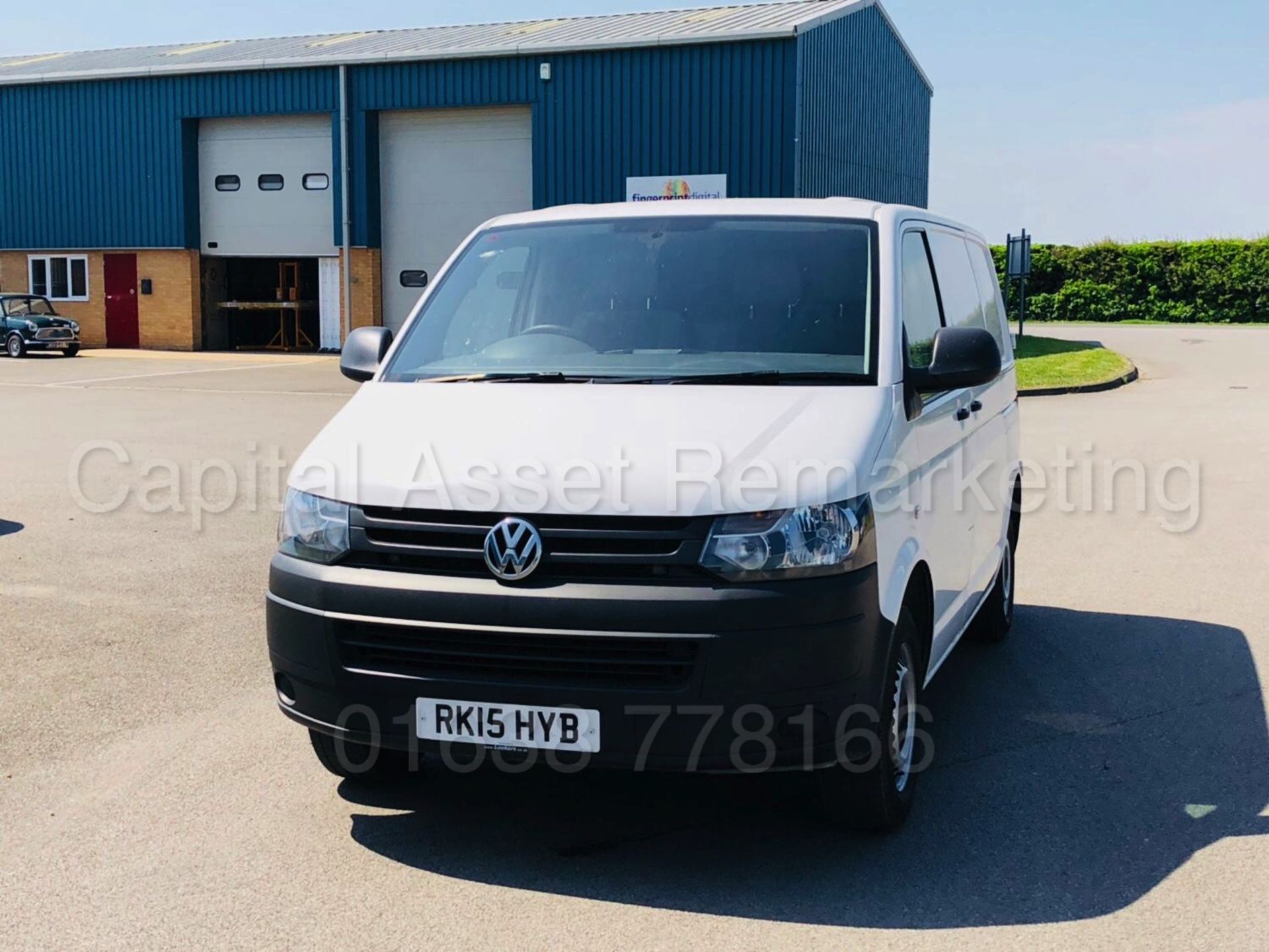 VOLKSWAGEN TRANSPORTER 'SWB - PANEL VAN' (2015 - 15 REG) '2.0 TDI - 102 BHP' **ELECTRIC PACK** - Image 13 of 31