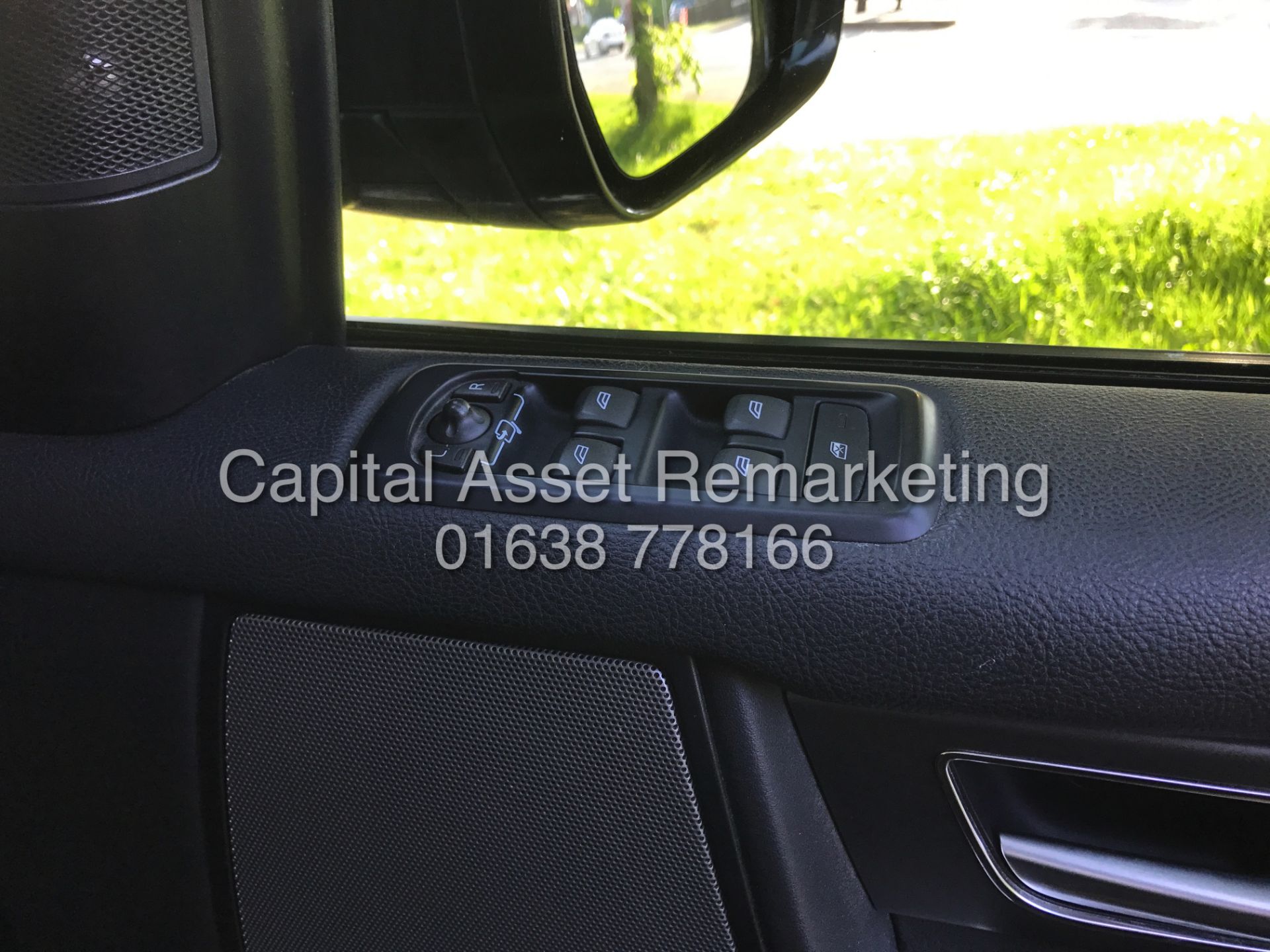 (On Sale) LAND ROVER DISCOVERY 4 'XS EDITION' *COMMERCIAL* (2015) '3.0 SDV6 - AUTO-LEATHER-SAT NAV' - Image 23 of 32