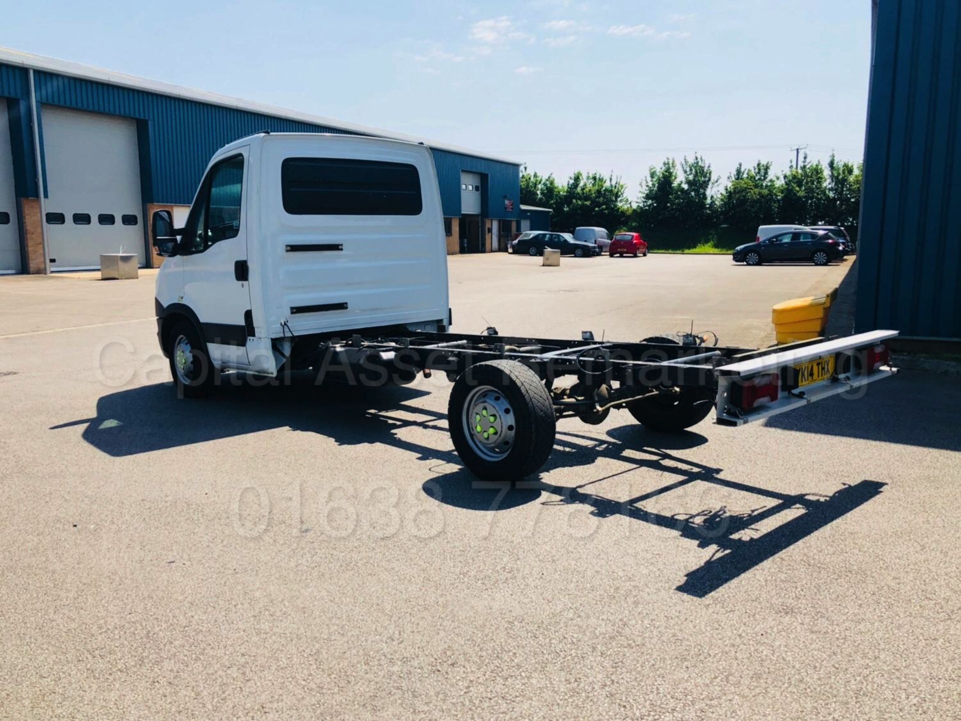 IVECO DAILY 35S11 'LWB - CHASSIS CAB' (2014 - 14 REG) '2.3 DIESEL - 6 SPEED' (1 OWNER) - Image 4 of 18