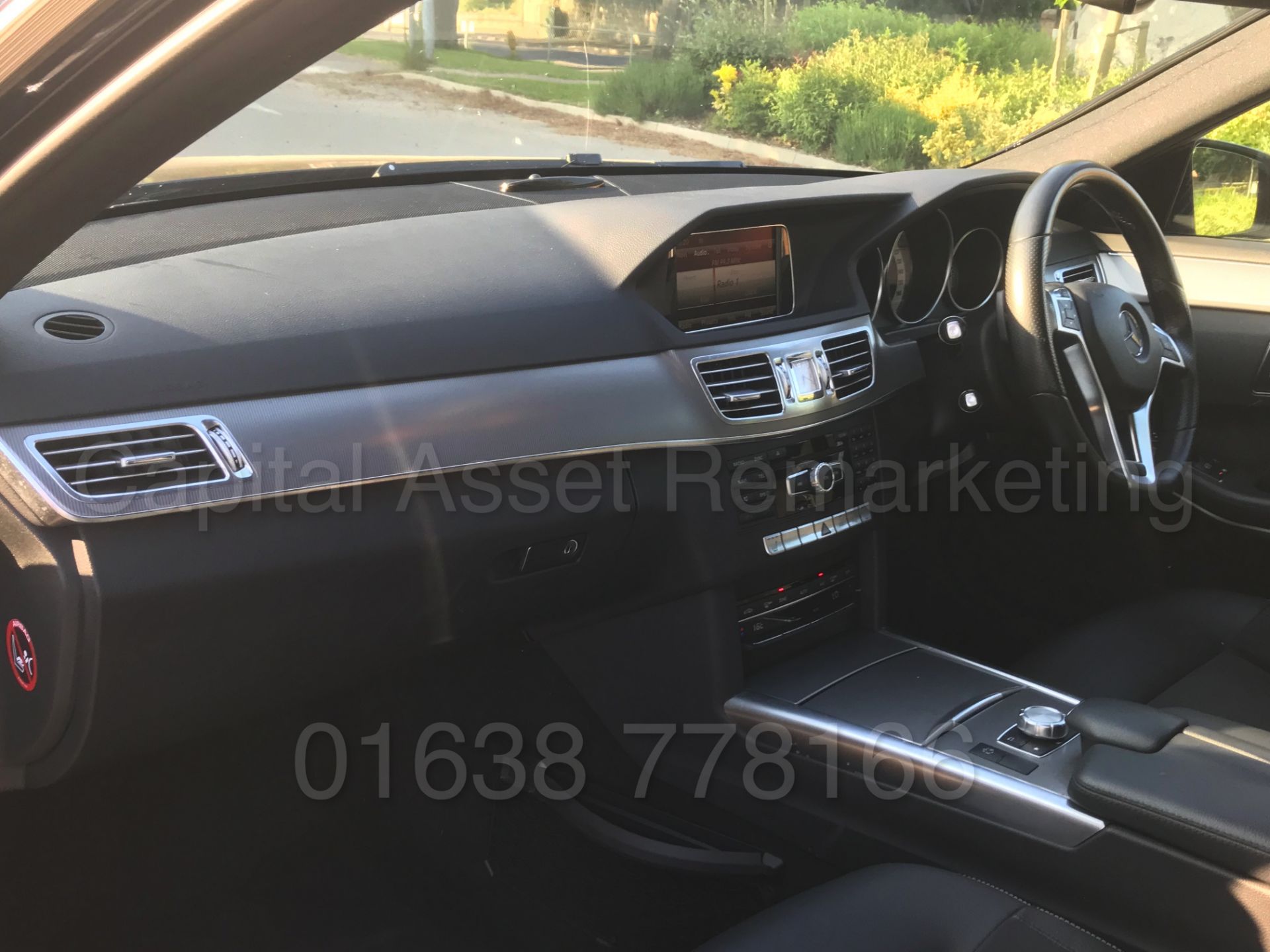 MERCEDES-BENZ E220d *AMG LINE* SALOON (2015) '7G TRONIC AUTO - LEATHER - SAT NAV' **MASSIVE SPEC** - Image 15 of 36