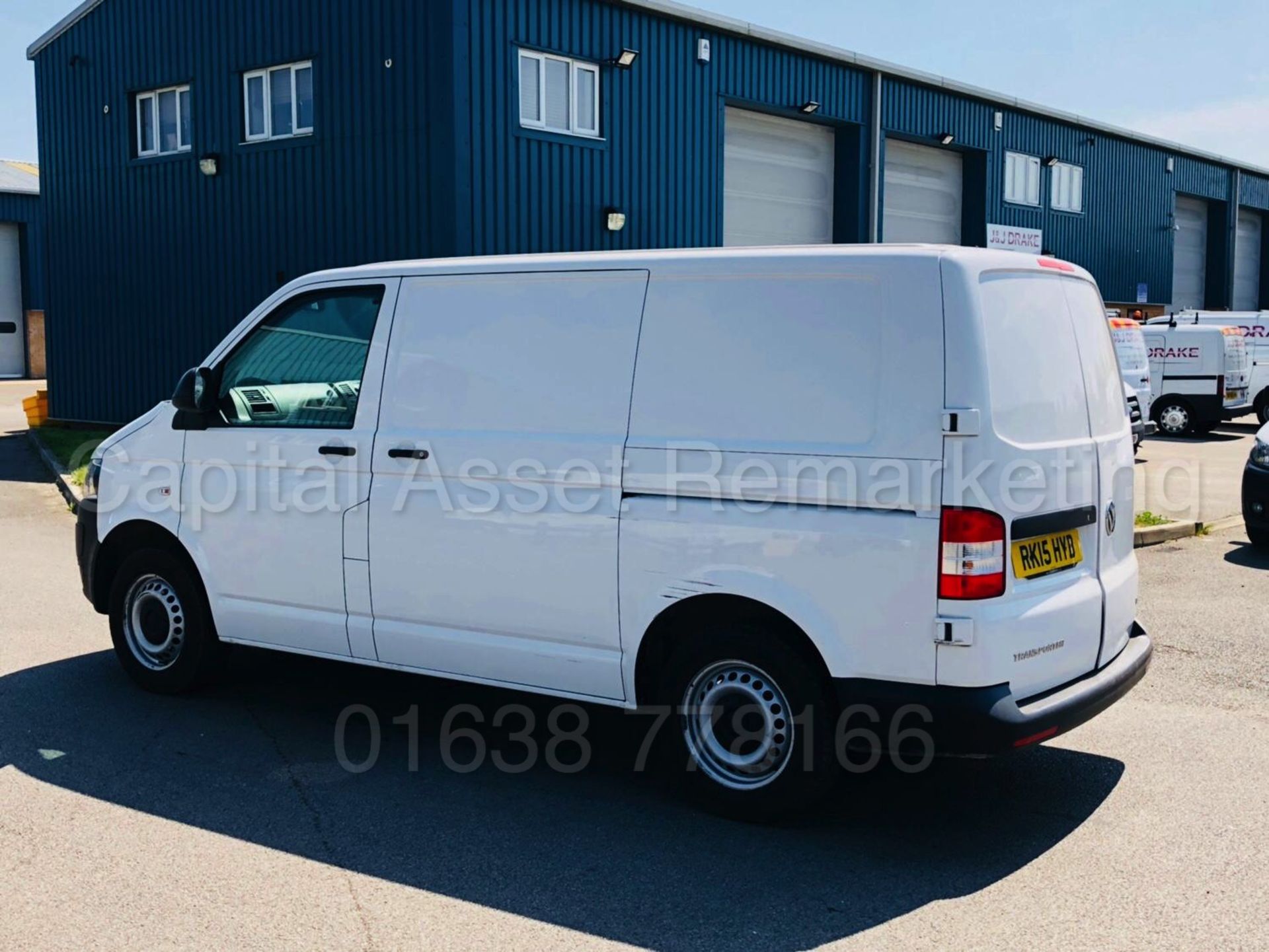 VOLKSWAGEN TRANSPORTER 'SWB - PANEL VAN' (2015 - 15 REG) '2.0 TDI - 102 BHP' **ELECTRIC PACK** - Image 4 of 31