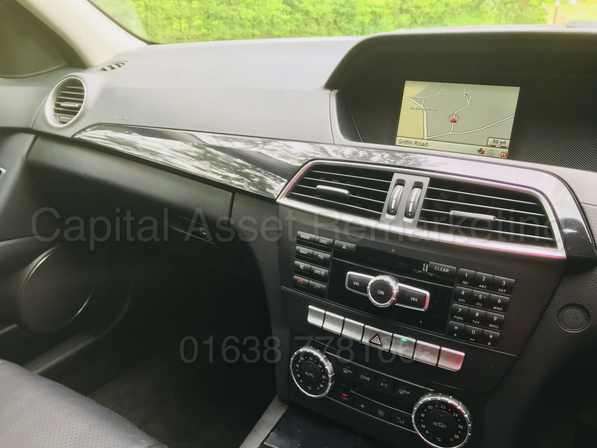 MERCEDES C220CDI "EXECUTIVE SE" ESTATE (2014 MODEL) SAT NAV - LEATHER - 1 OWNER FSH !!! - Image 32 of 41