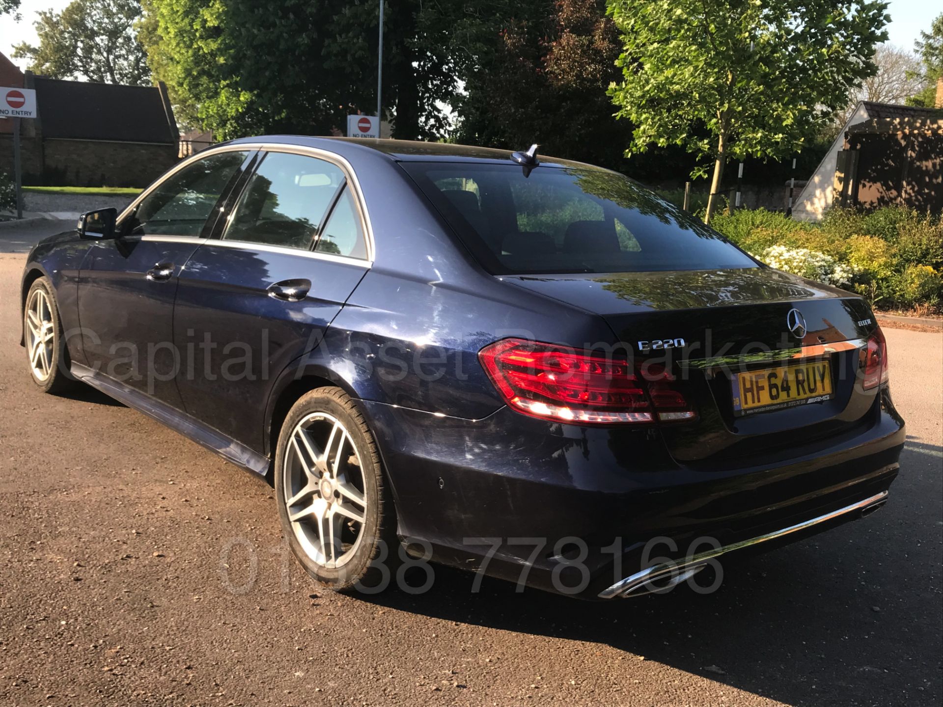 MERCEDES-BENZ E220d *AMG LINE* SALOON (2015) '7G TRONIC AUTO - LEATHER - SAT NAV' **MASSIVE SPEC** - Image 6 of 36