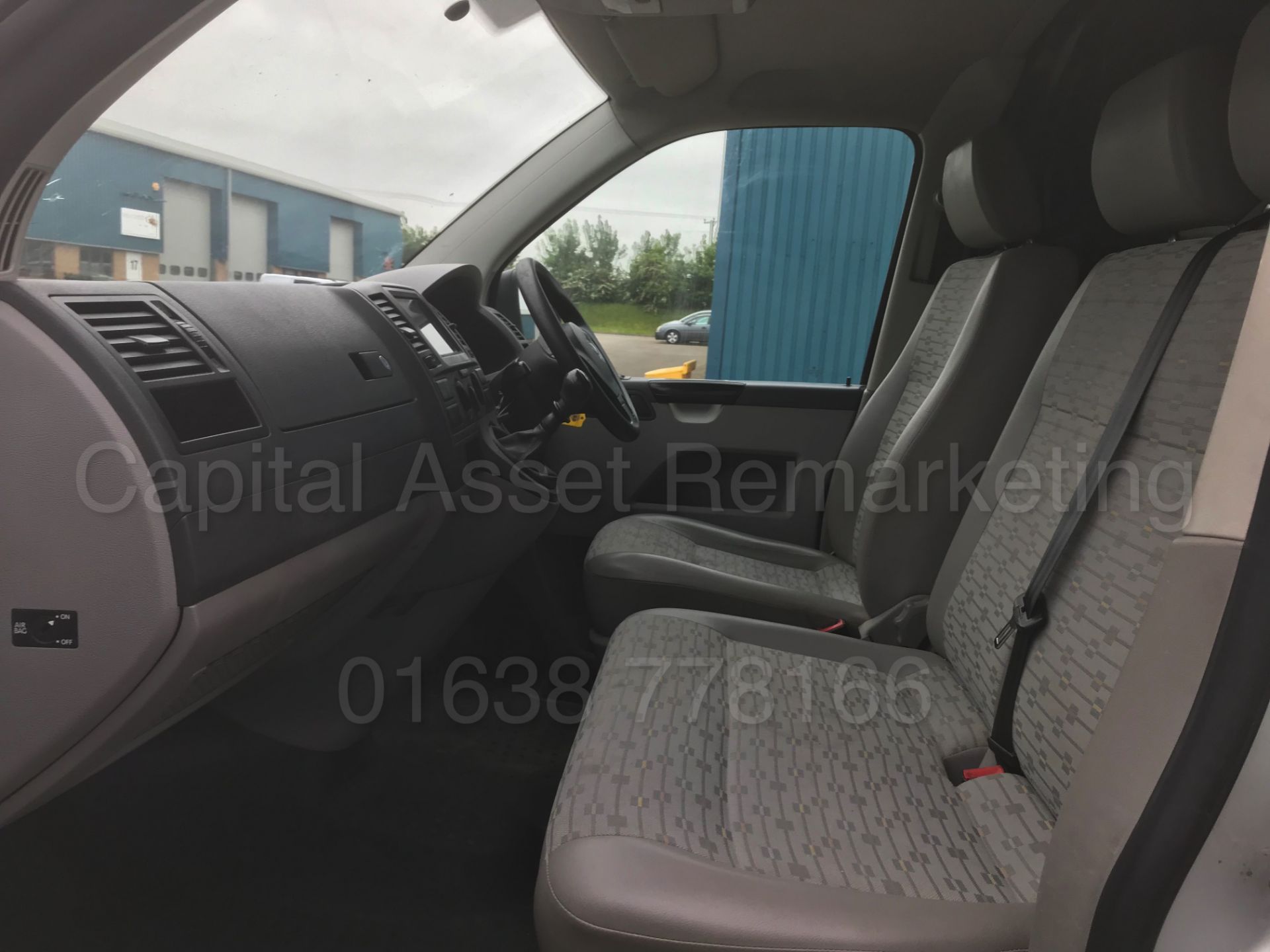 (On Sale) VOLKSWAGEN TRANSPORTER 'SWB' (2012) '2.0 TDI - ELECTRIC PACK - SAT NAV - APPLE CAR PLAY' - Image 16 of 29