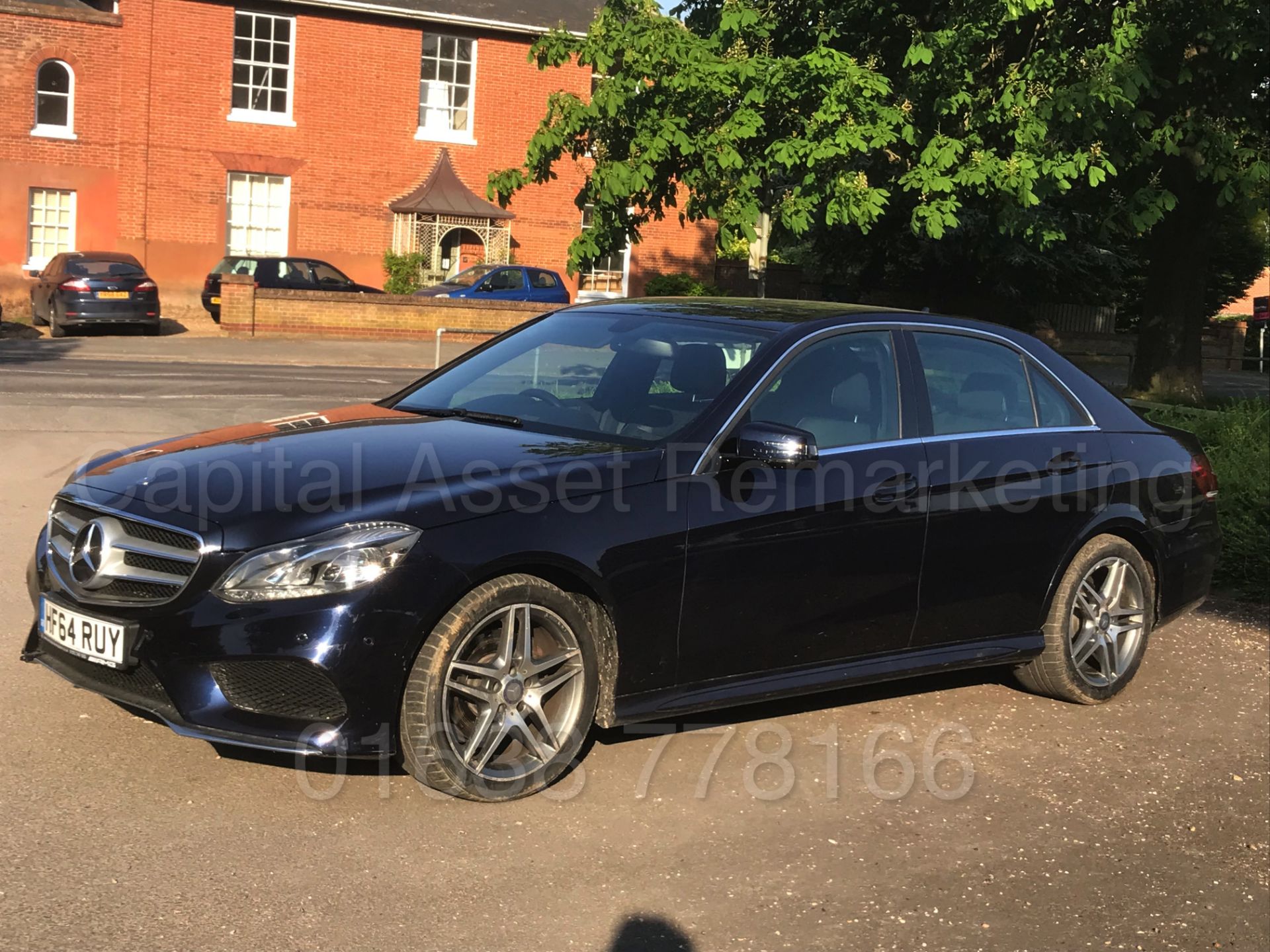 MERCEDES-BENZ E220d *AMG LINE* SALOON (2015) '7G TRONIC AUTO - LEATHER - SAT NAV' **MASSIVE SPEC** - Image 4 of 36