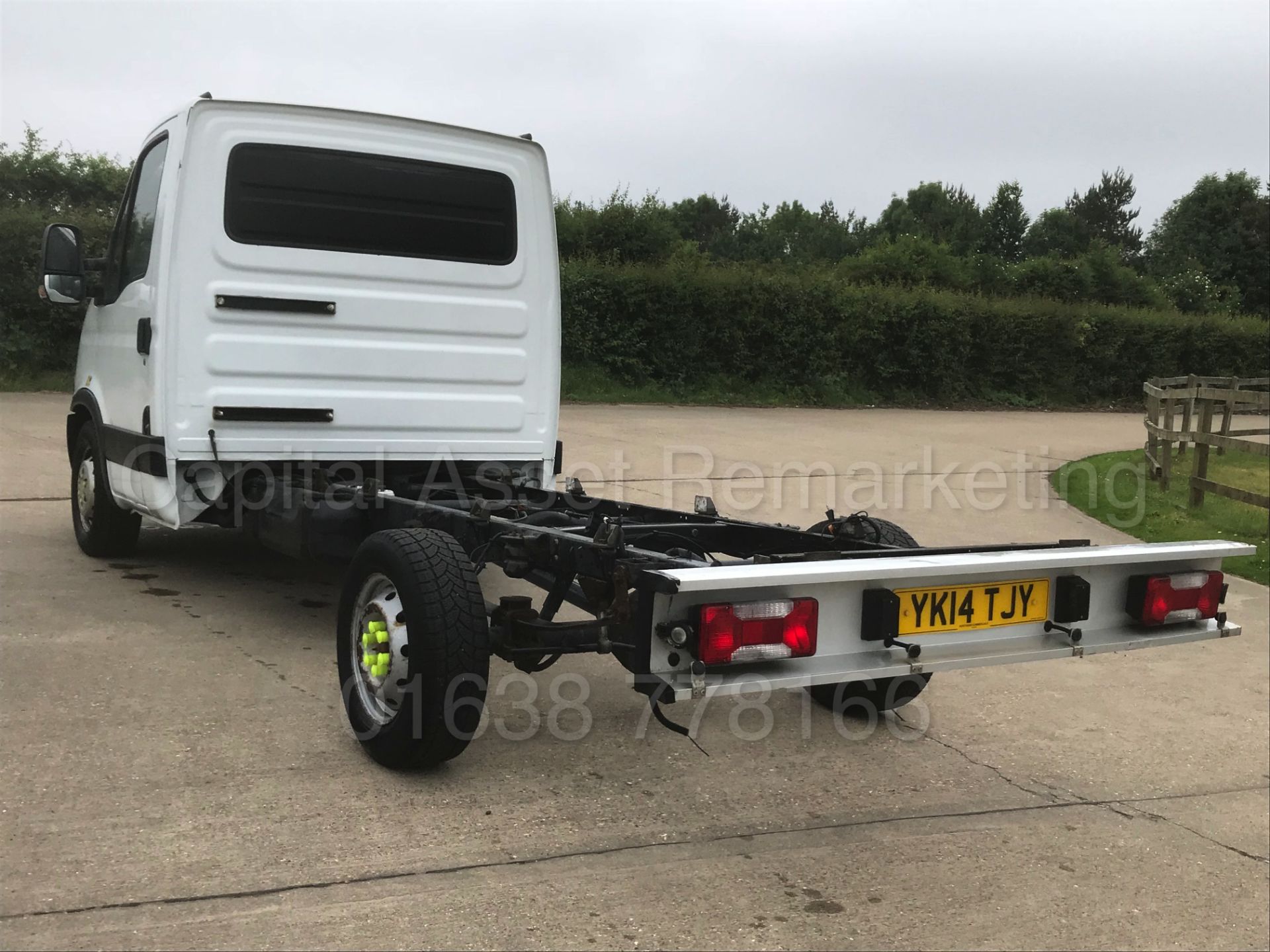 IVECO DAILY 35S11 'LWB - CHASSIS CAB' (2014 - 14 REG) '2.3 DIESEL - 6 SPEED' (1 OWNER) - Image 8 of 23