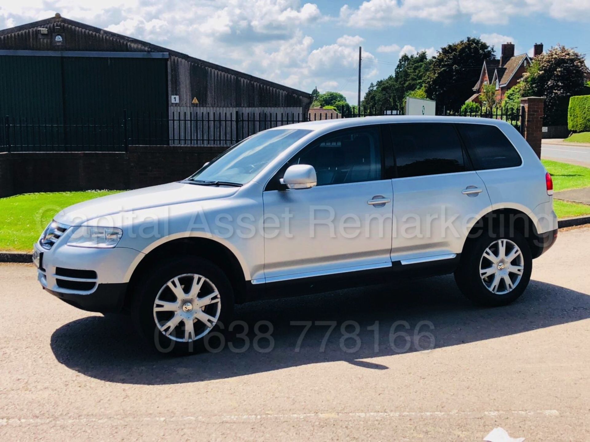 (ON SALE) VW TOUAREG 'SE EDITION' (2007) '2.5 TDI "175 BHP" AUTO' *LEATHER - SAT NAV - A/C* (NO VAT) - Image 4 of 53